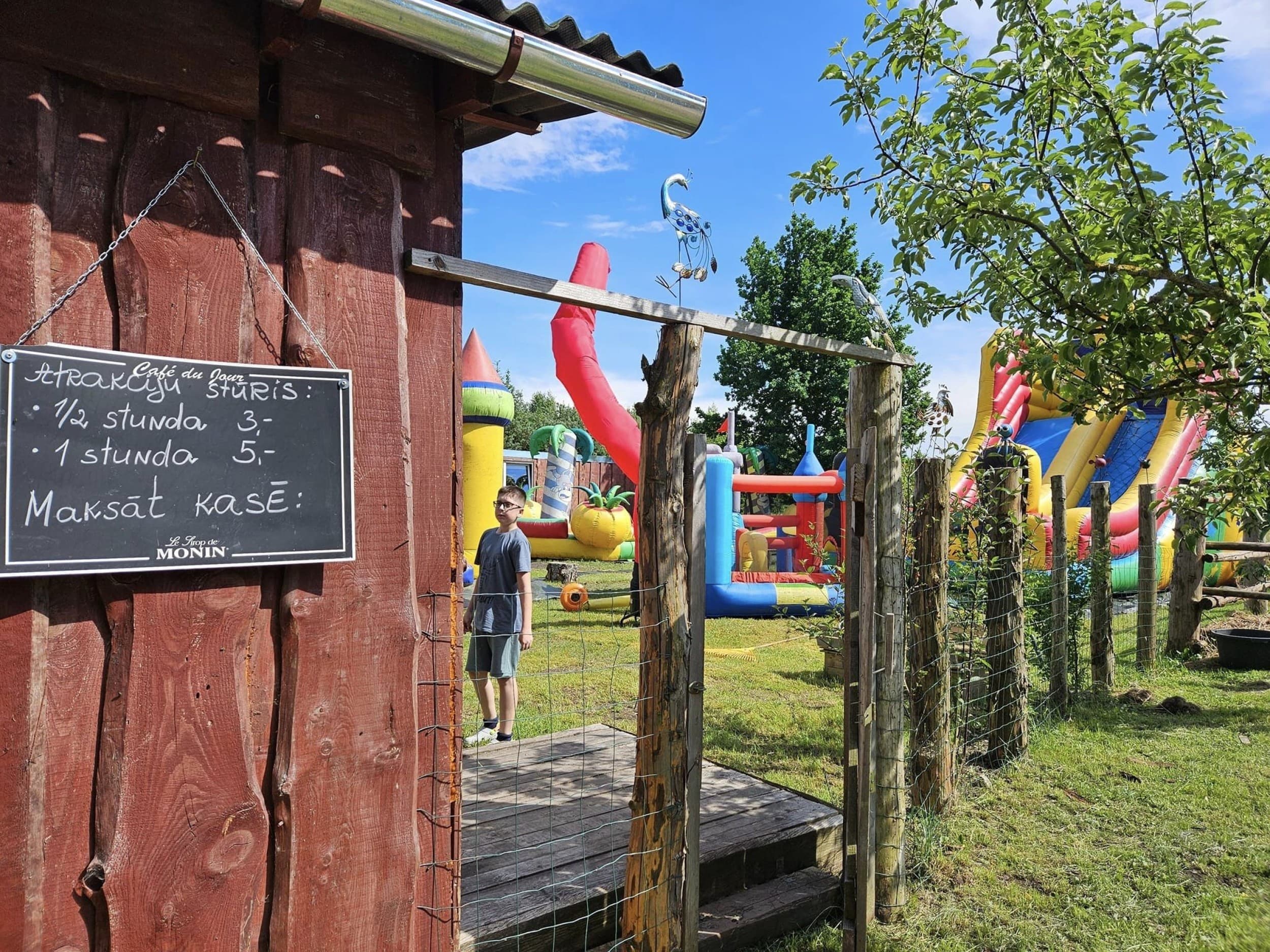 Skaista atpūta pie Ventspils ar Mini Zoo ģimenei (4 pers.)