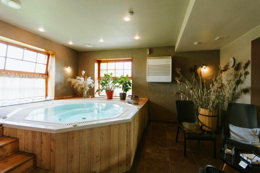 Rožmalas – nakts dizaina viesnīcā, maltītes un SPA diviem