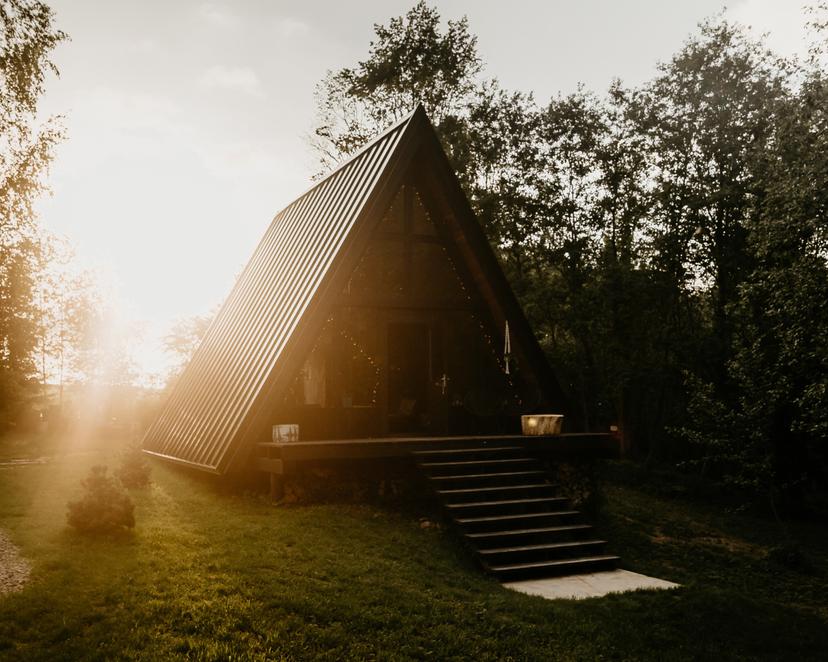 Atpūta A-frame mājā ar āra kublu nedēļas nogalē (2 pers.)