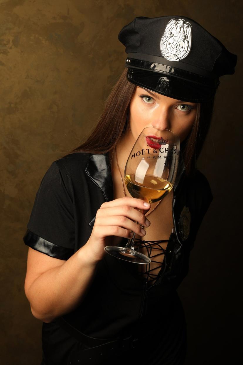 Vecmeitu ballīte "Intīmais fitness" 