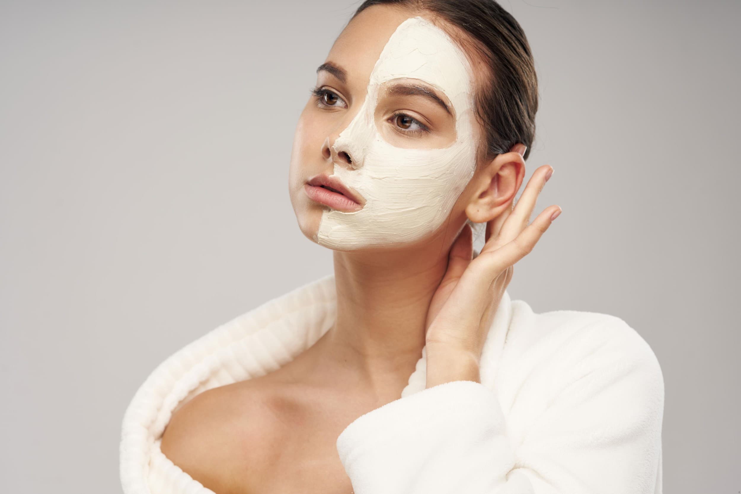 Dziļā mehāniskā sejas ādas tīrīšana ar HOLY LAND COSMETICS (Izraēla) | Davanu Serviss