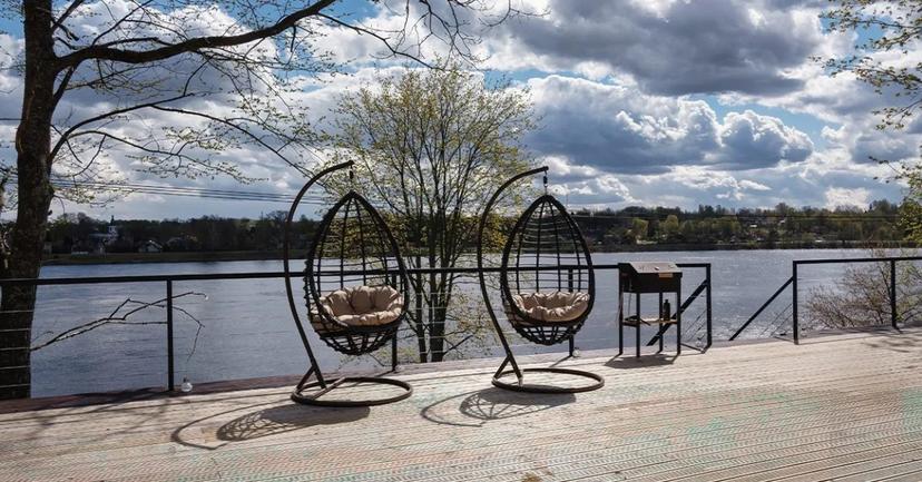 Atpūta namiņā pie Daugavas ar āra džakuzi (4 pers., darba dienās)