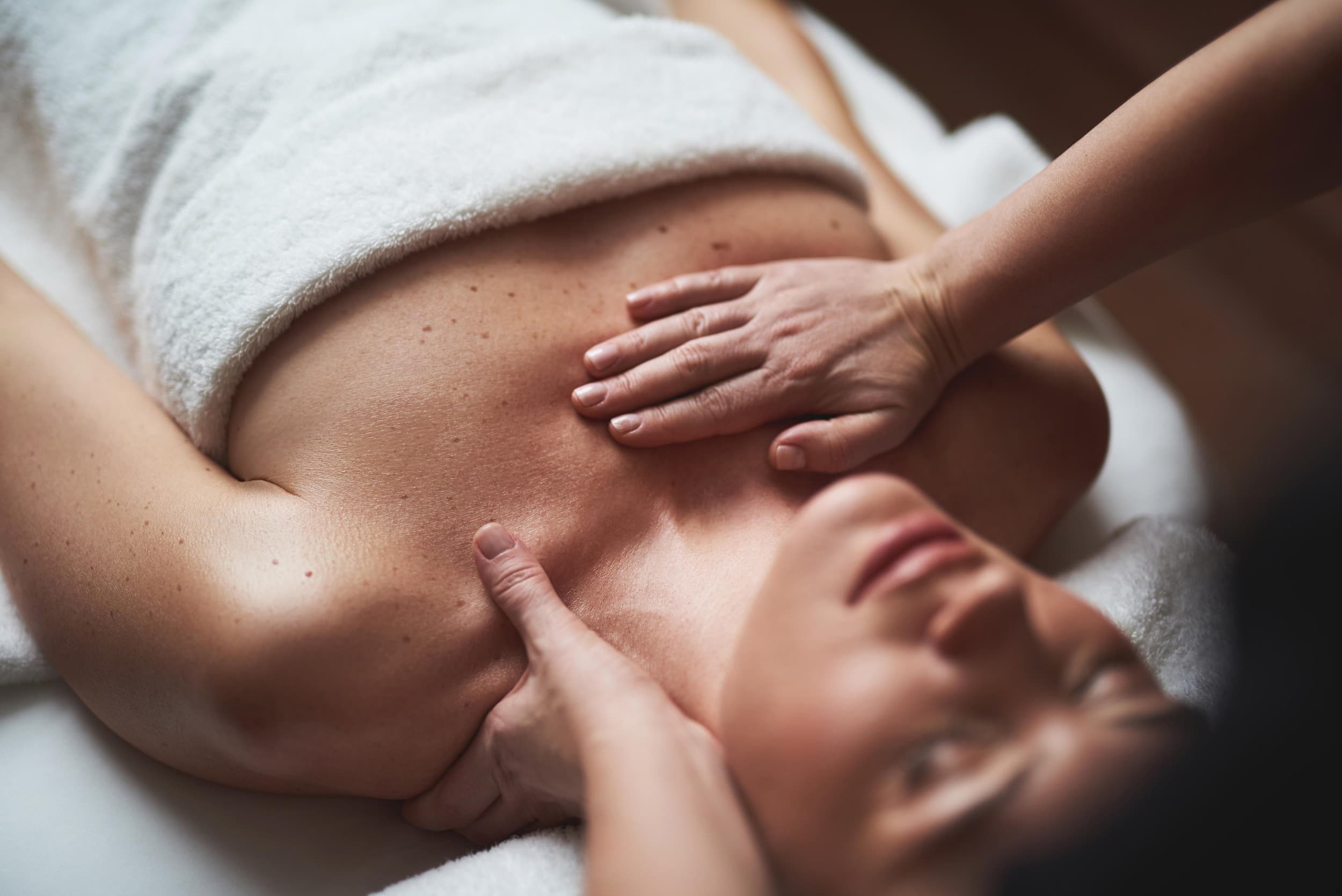 Алмазная микродермабразия + фонофорез для кожи лица в "Activ&Spa"