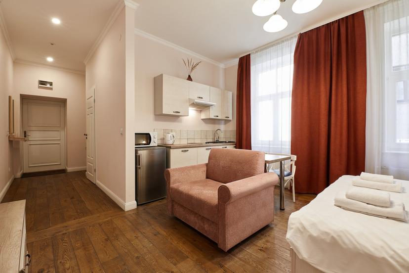 Nakts Stabu Sētā ar privātu SPA zonas apmeklējumu un brokastīm (2 pers., V-VII)