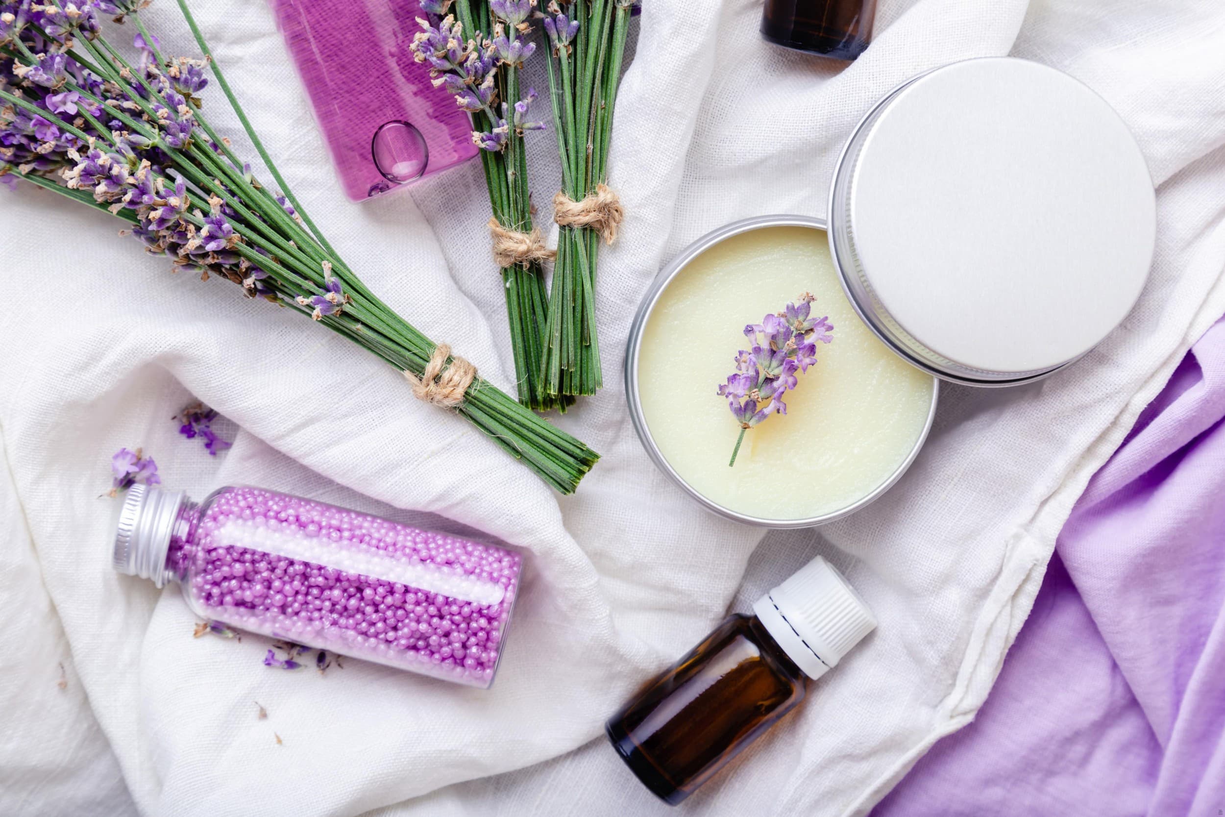 Antistresa masāža ar lavandas vai apelsīna aroma eļļām