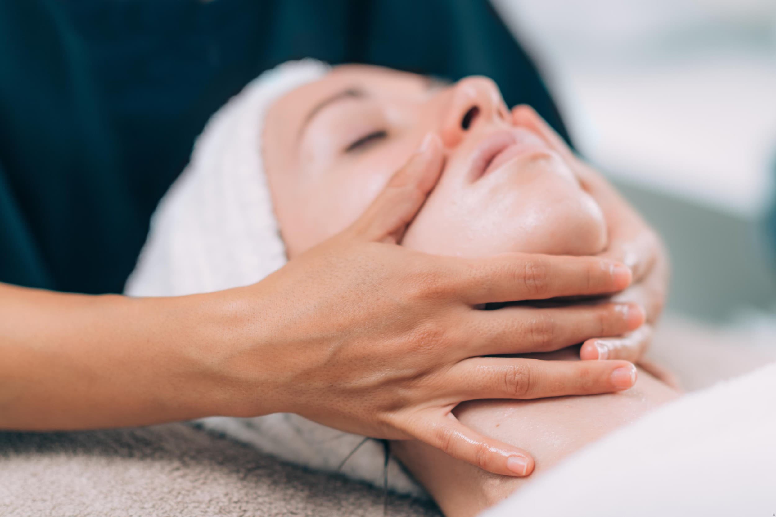 SPA-массаж лица в салоне "Activ&Spa" | Davanu Serviss