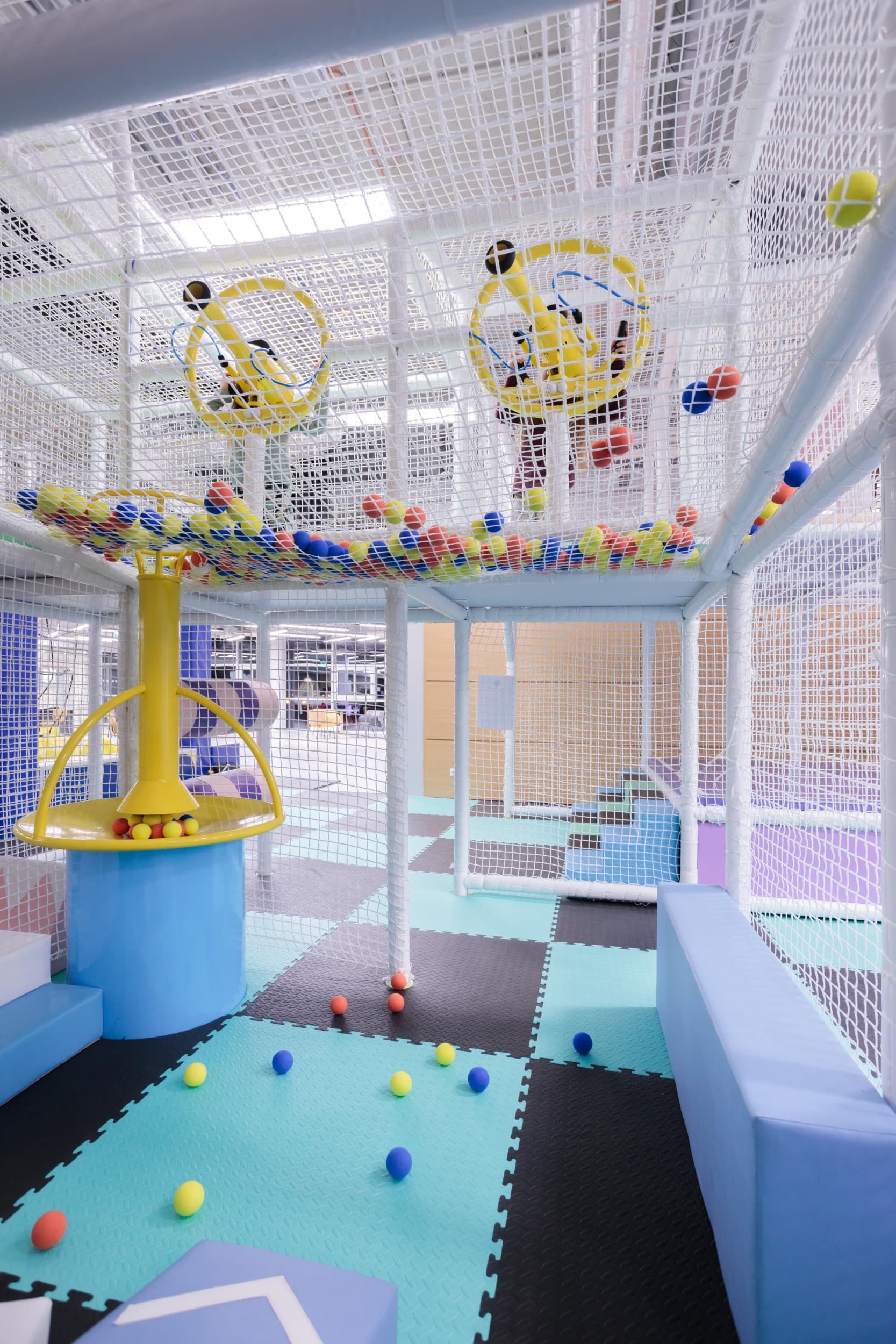 Izpriecas "Kids Arena" atrakciju parkā Jelgavā | Davanu Serviss