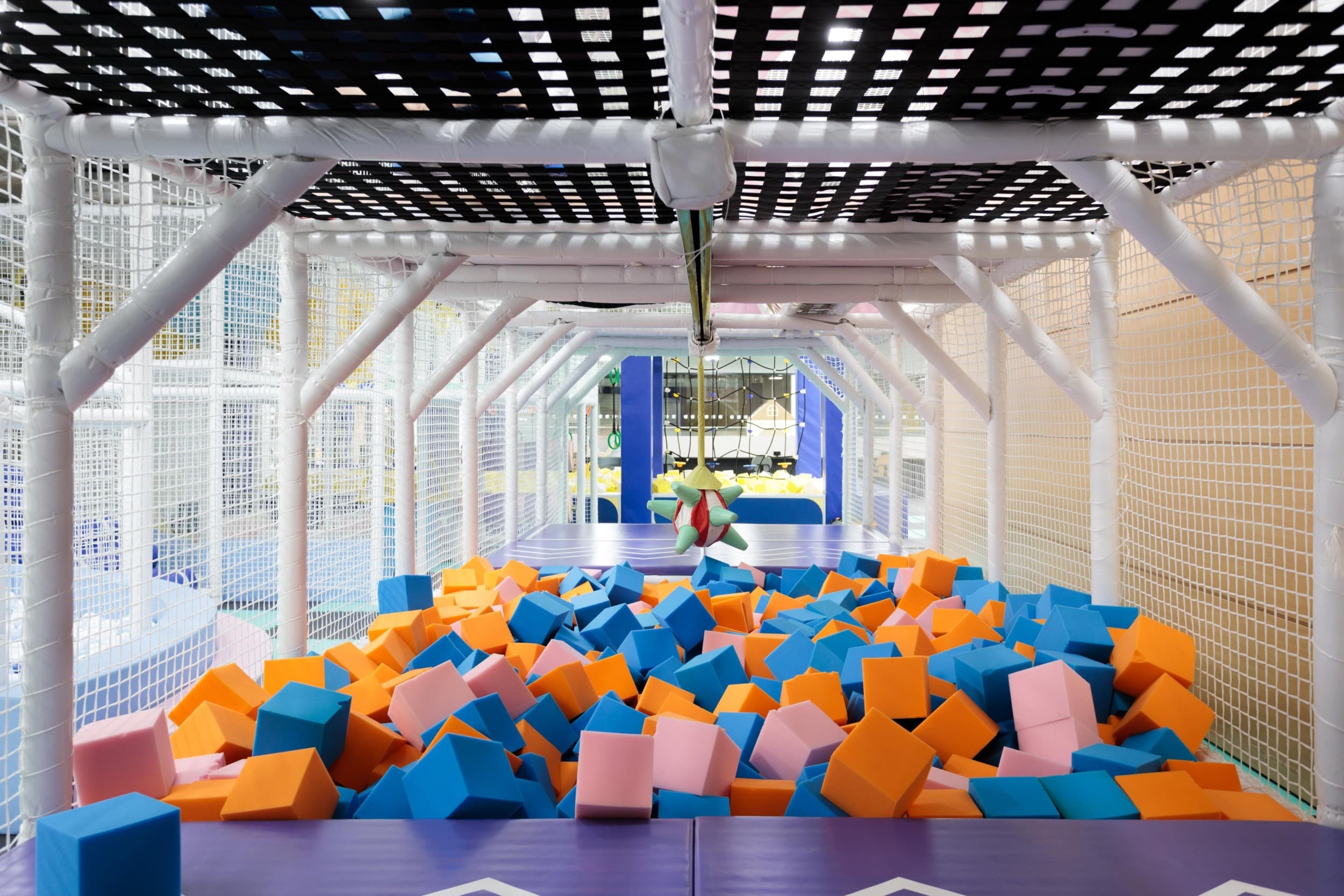 Izpriecas "Kids Arena" atrakciju parkā Jelgavā | Davanu Serviss