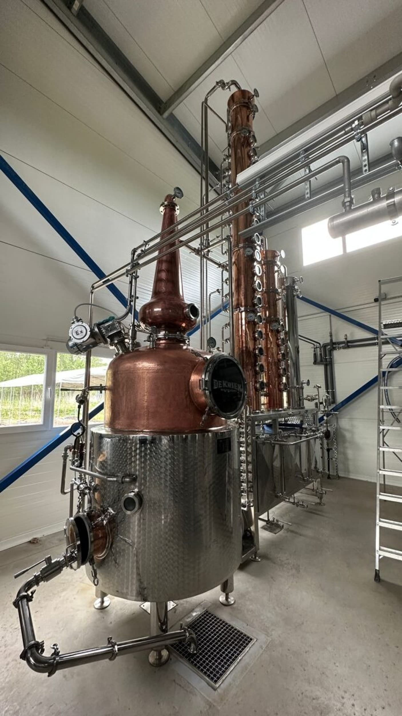 Ekskursija "De Kriek" krafta distilētavā  | Davanu Serviss