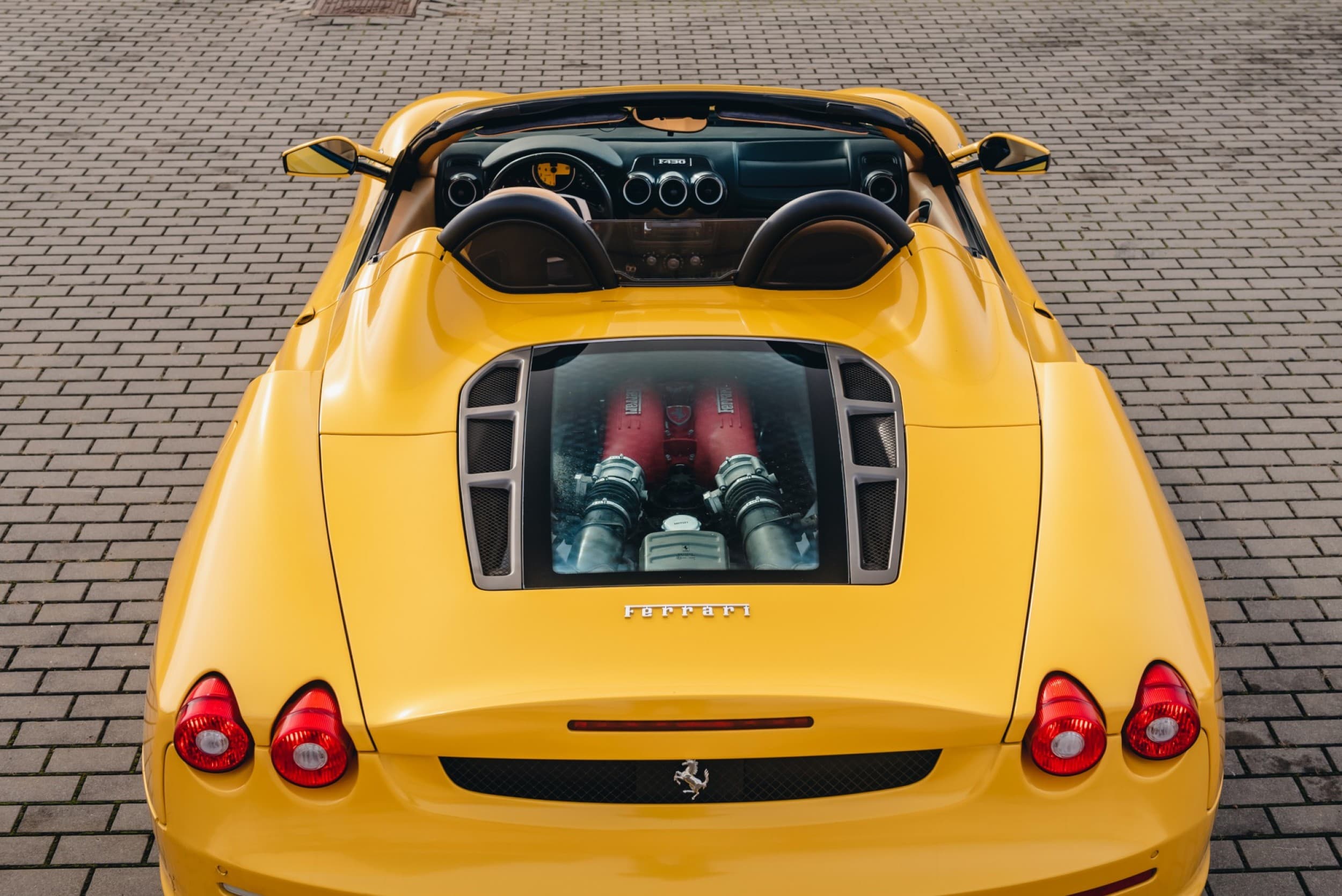 SuperDrive: Ferrari vai Lamborghini stūrēšana (4 apļi) | Davanu Serviss