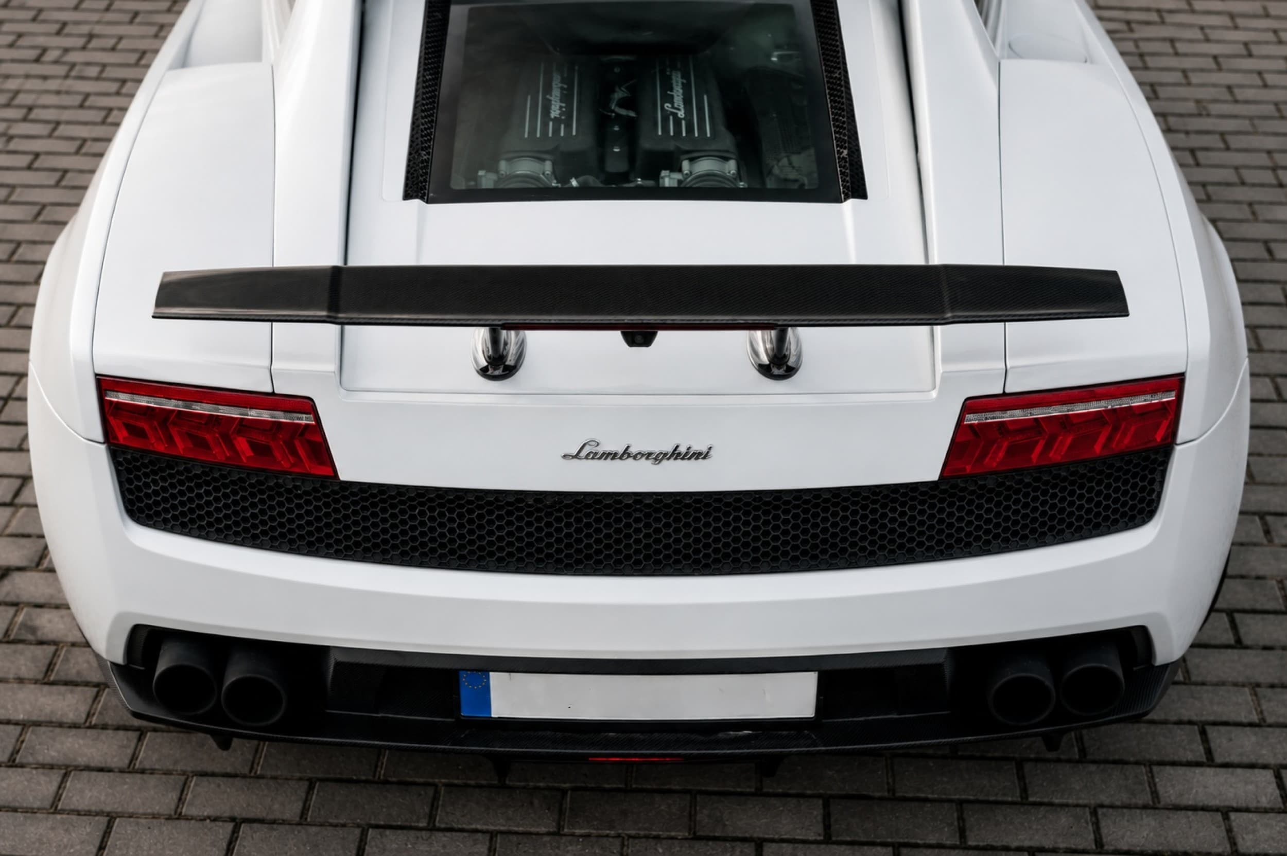 SuperDrive: Ferrari vai Lamborghini stūrēšana (4 apļi) | Davanu Serviss