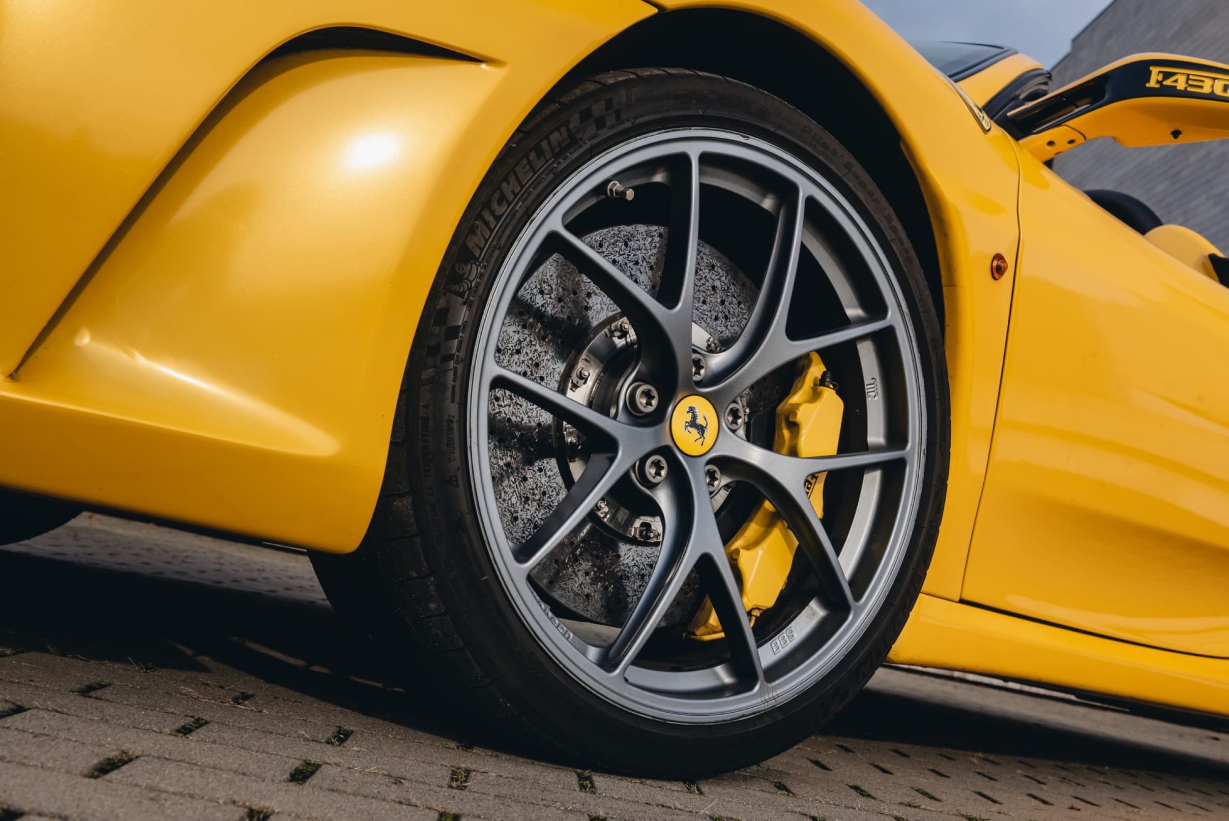 SuperDrive: поездка пассажиром на Ferrari или Lamborghini  | Davanu Serviss