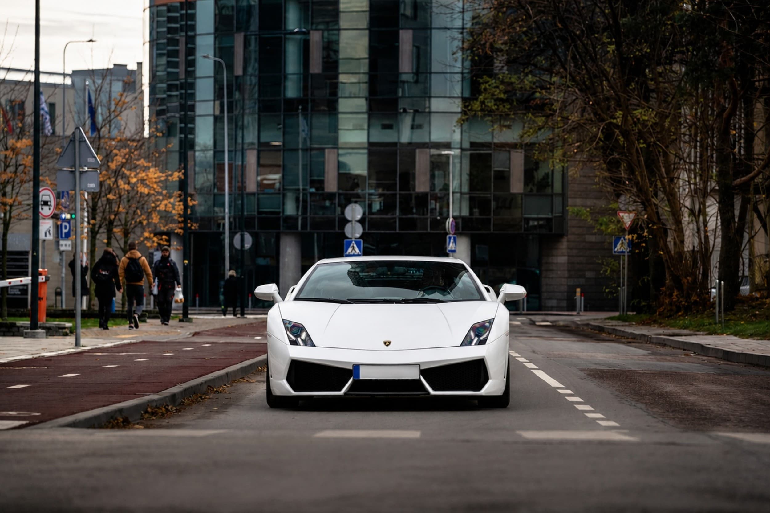 SuperDrive: поездка пассажиром на Ferrari или Lamborghini  | Davanu Serviss