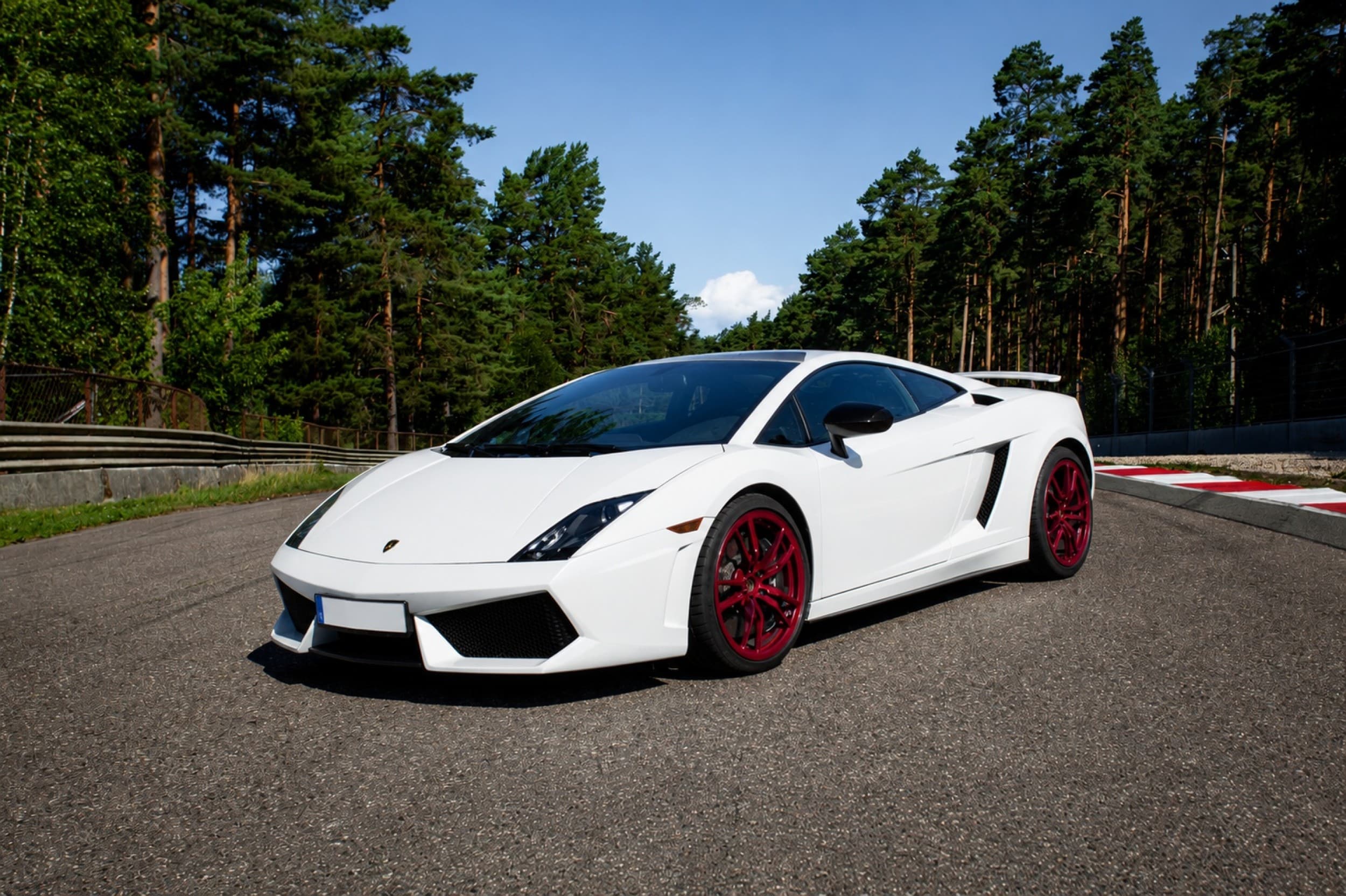 SuperDrive: поездка пассажиром на Ferrari или Lamborghini  | Davanu Serviss