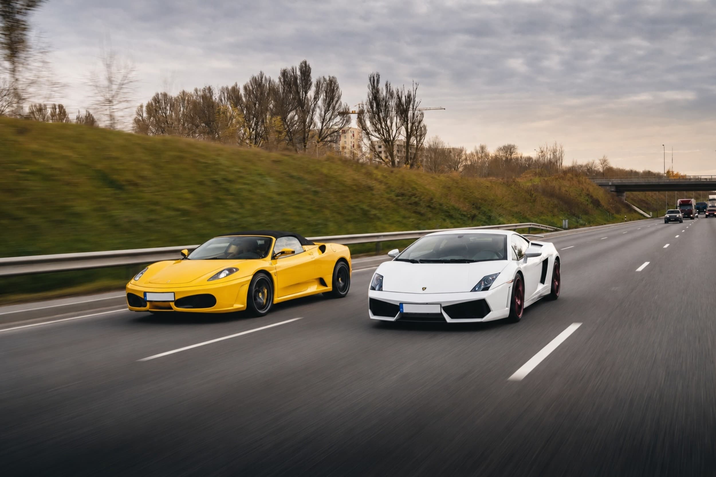 Brauciens ar Ferrari vai Lamborghini Biķernieku trasē (8 apļi) 