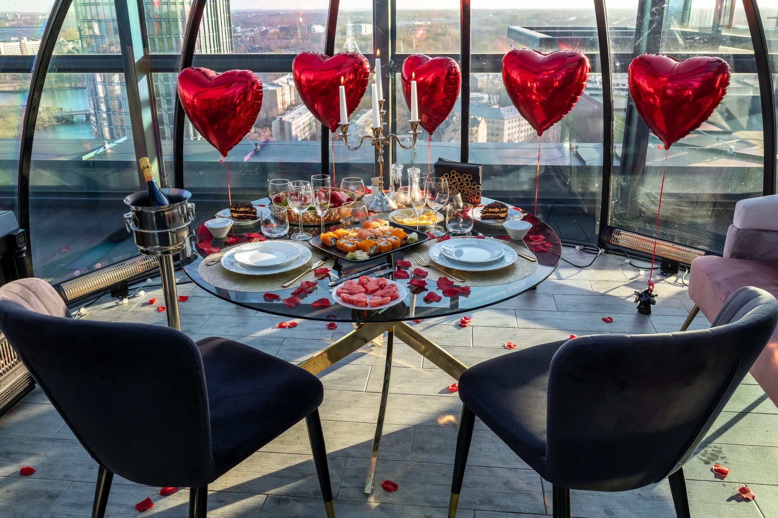 Nesteidzīgs rīts "Skyhouse Igloo" ar maltīti no "Mulberry" restorāna | Davanu Serviss