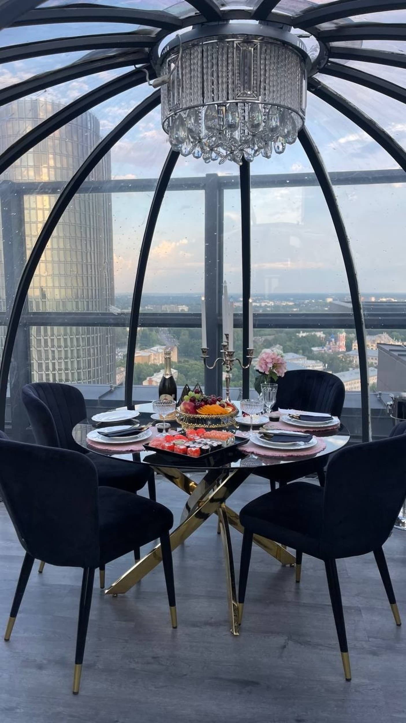 Brančs no putna lidojuma "Skyhouse Igloo" kupolteltī (5-6 pers.)