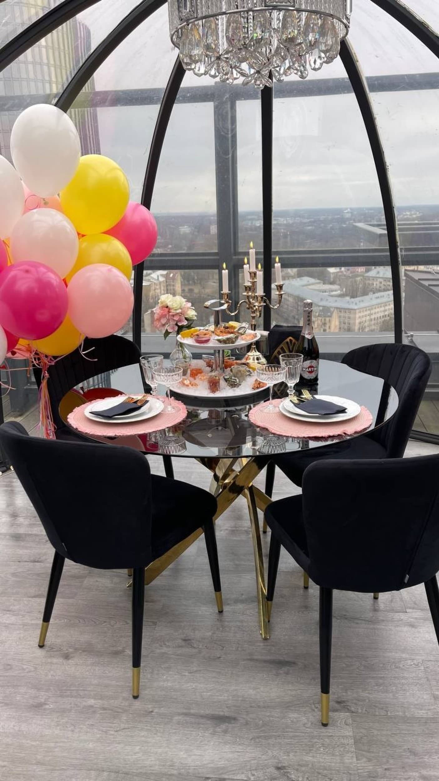 Brančs no putna lidojuma "Skyhouse Igloo" kupolteltī (5-6 pers.)