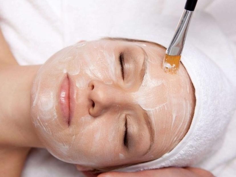 Fotoatjaunošanas procedūras sejai, kaklam un dekoltē + piena pīlings