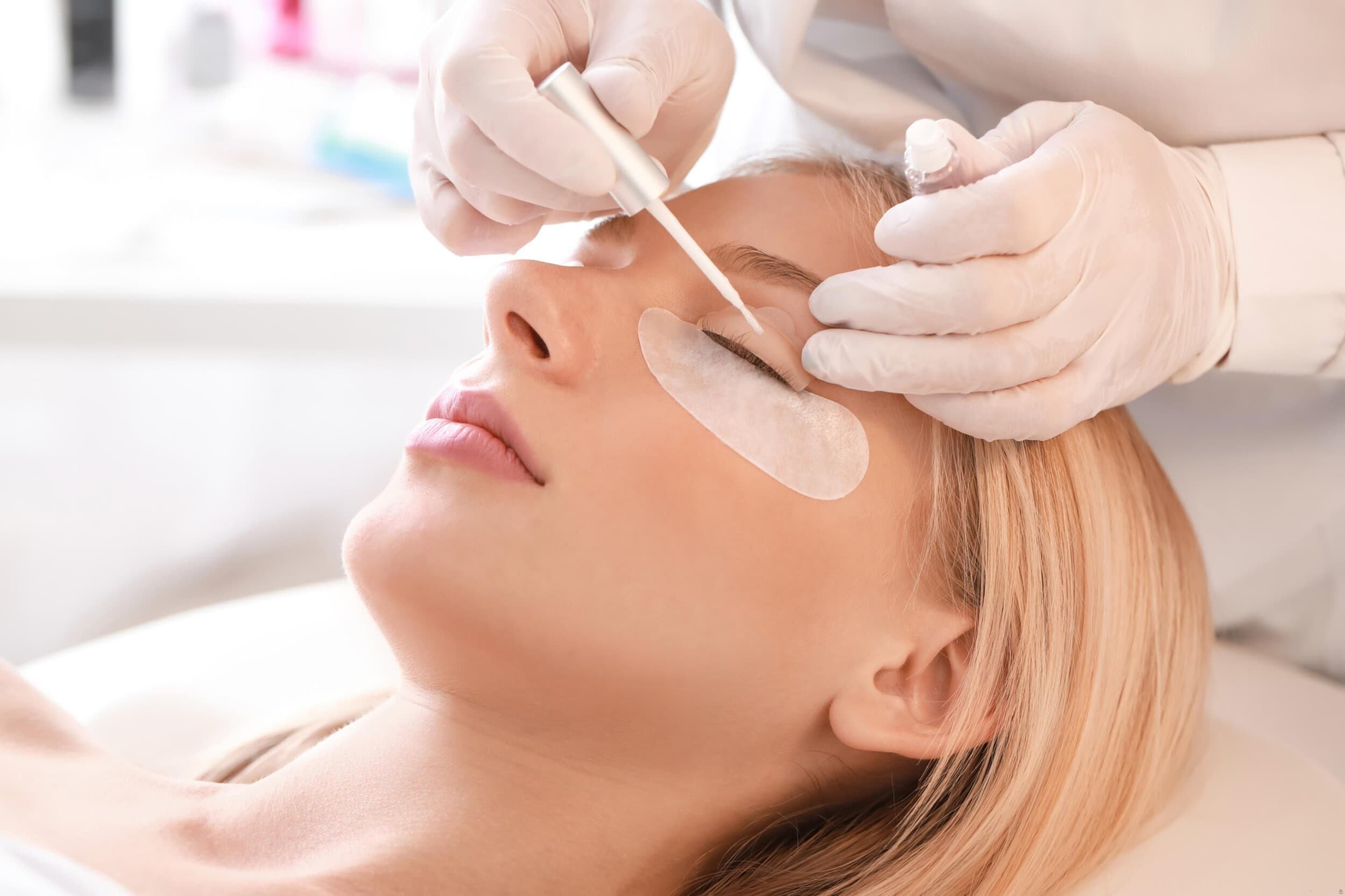 Uzacu un skropstu krāsošana "Body Lab" salonā | Davanu Serviss