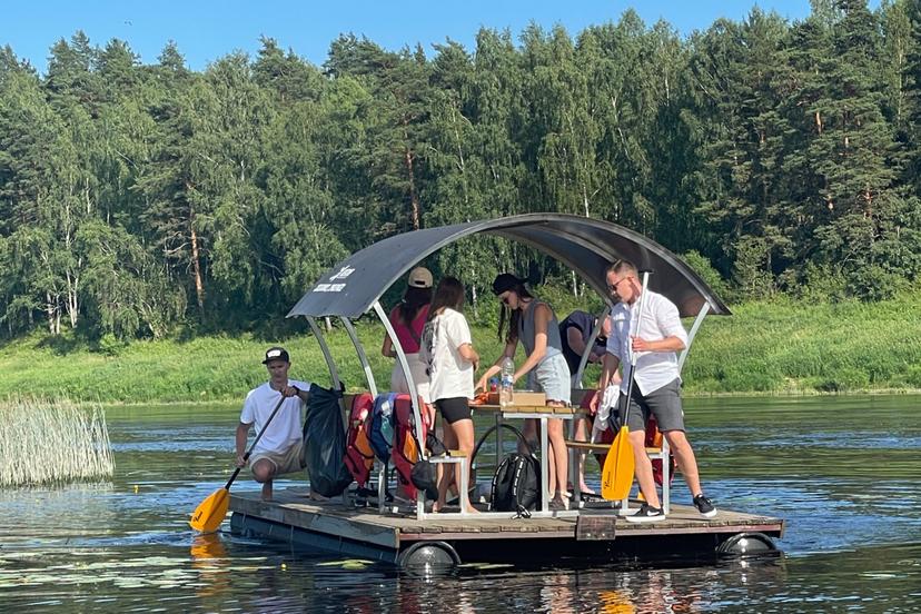 Brauciens ar lielo plostu "Daugavas loki" dabas parkā (līdz 12 pers.)