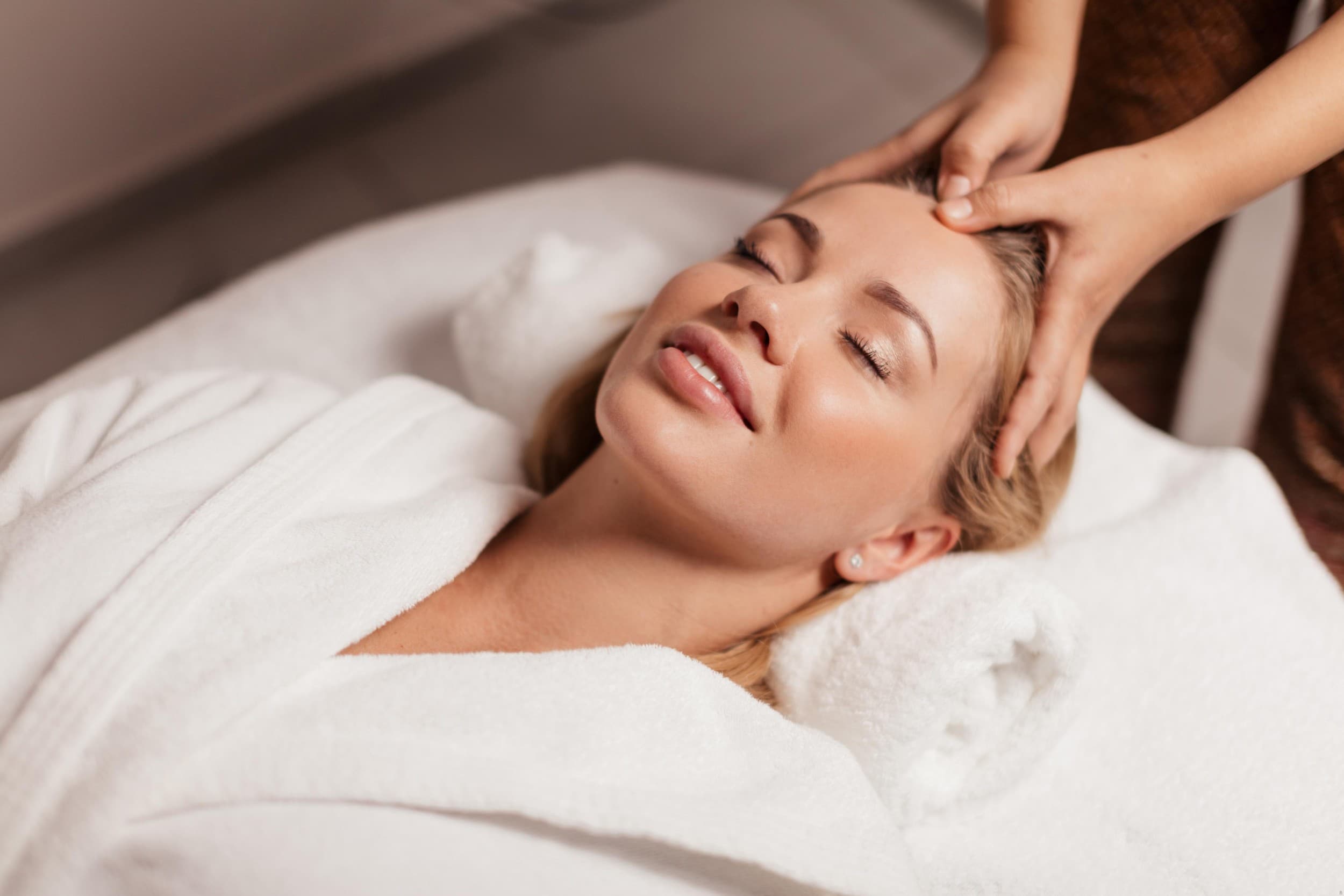 10 galvas masāžas seansi studijā "Relax&SPA" Daugavpilī | Davanu Serviss