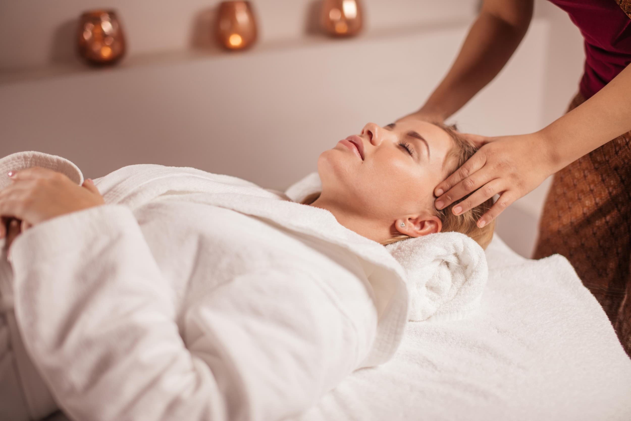 10 galvas masāžas seansi studijā "Relax&SPA" Daugavpilī | Davanu Serviss