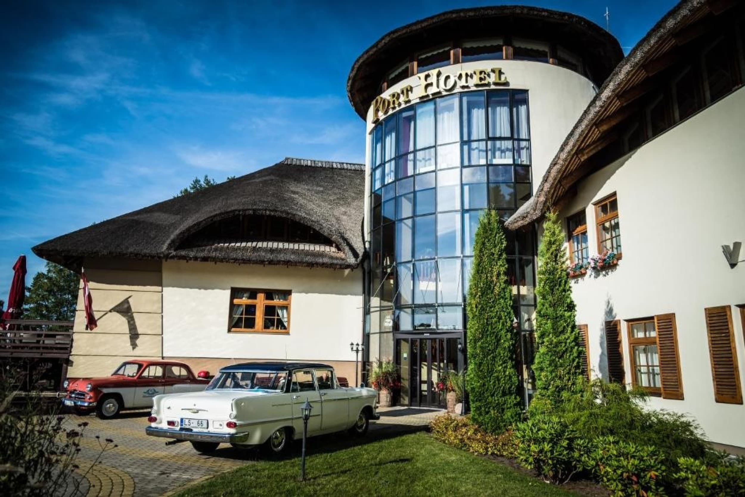 Port Hotel: романтическая ночь, SPA и вино для двоих – Адажи | Davanu Serviss
