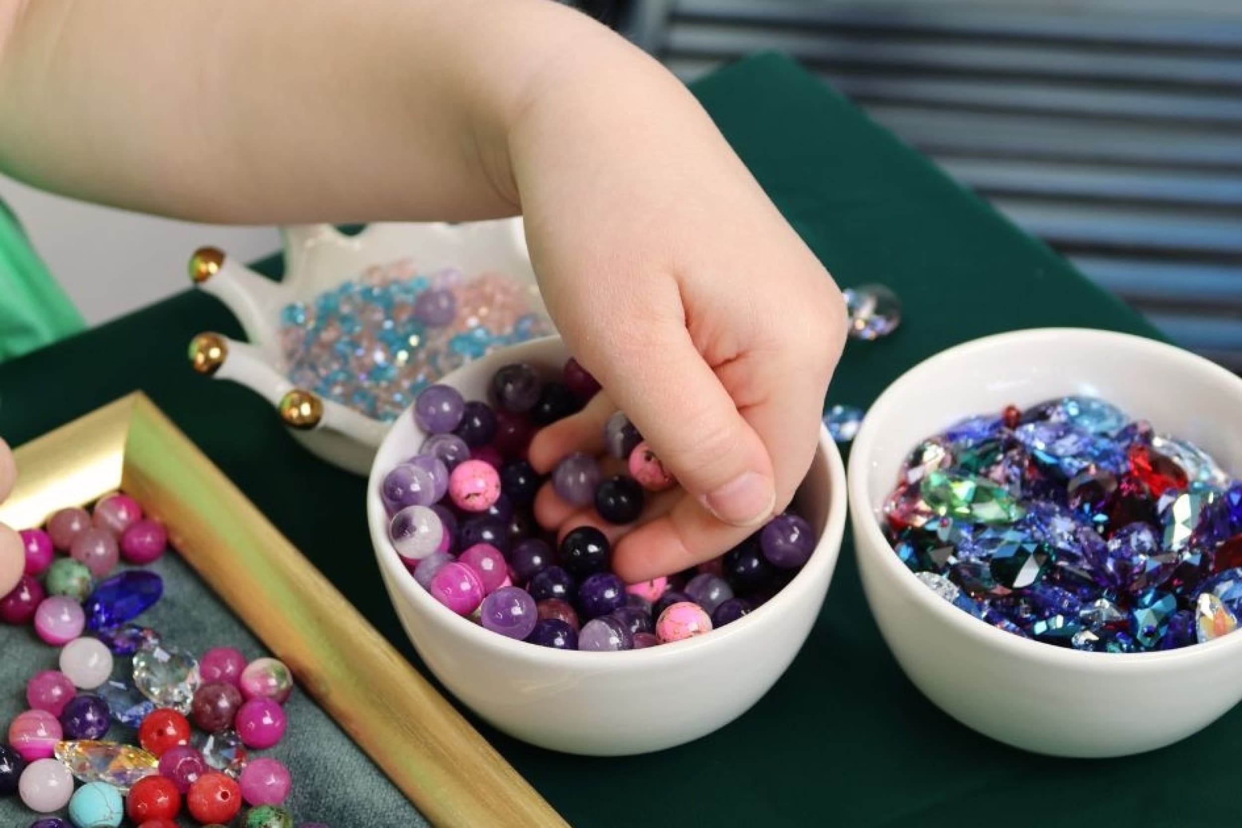Детский мастер-класс по изготовлению украшений от "Nela Gems" (4 перс.) | Davanu Serviss