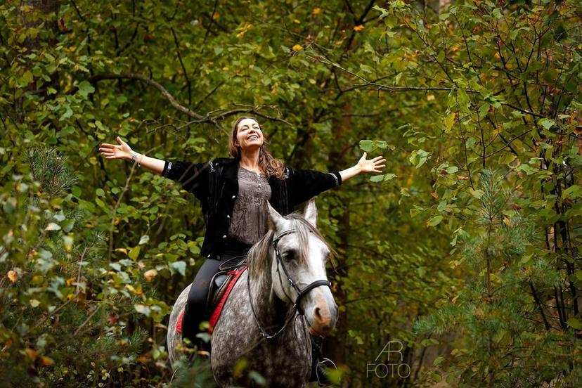 Pasakaina izjāde ar zirgu vienam