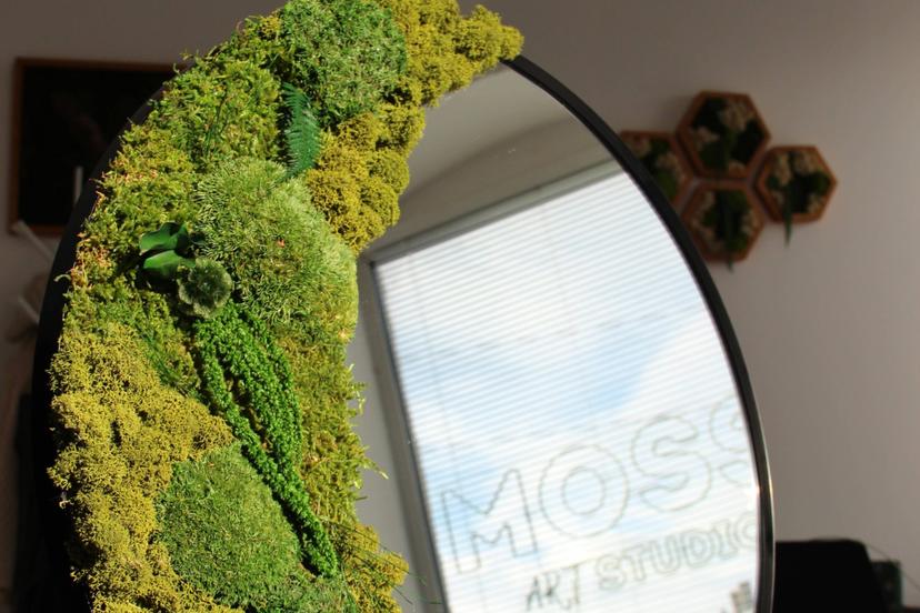 Meistarklase spoguļa dekorēšanā ar stabilizētām sūnām