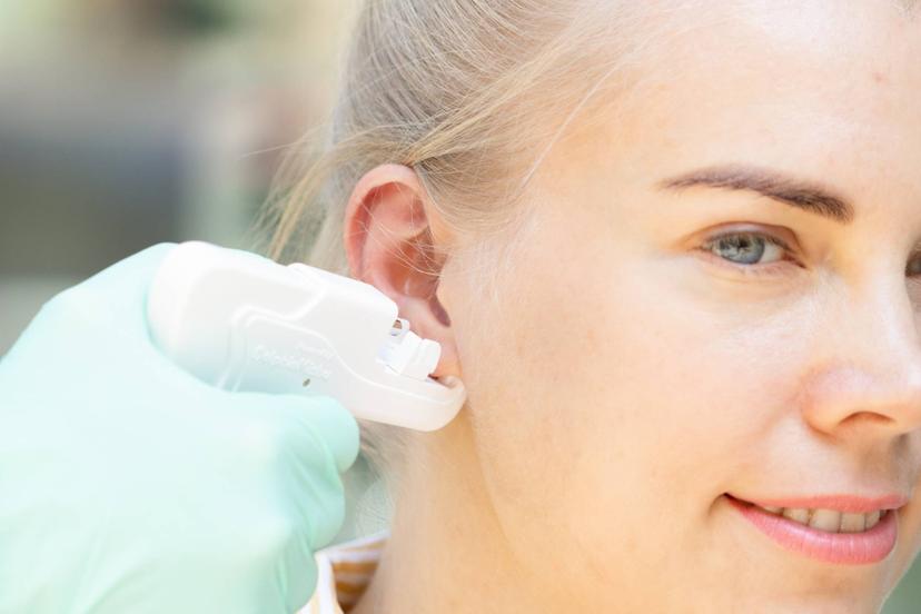 Ausu caurduršana Nela Gems studijā (1 caurums)