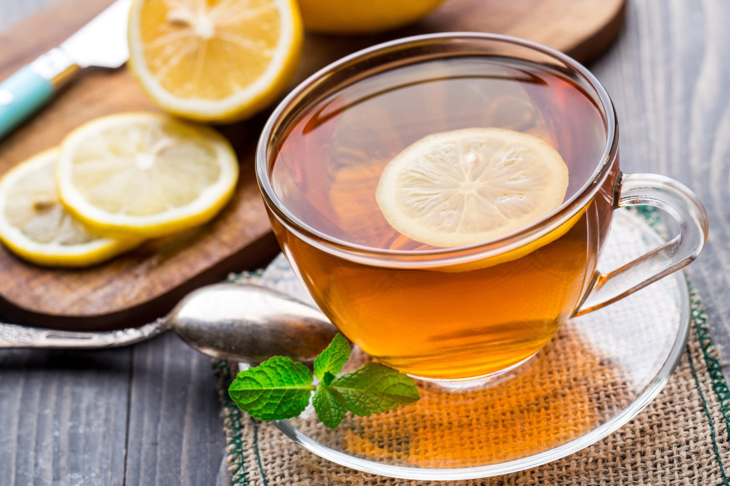 Atslābinoša muguras un pēdu aroma masāža – Activ&SPA Rīgā | Davanu Serviss
