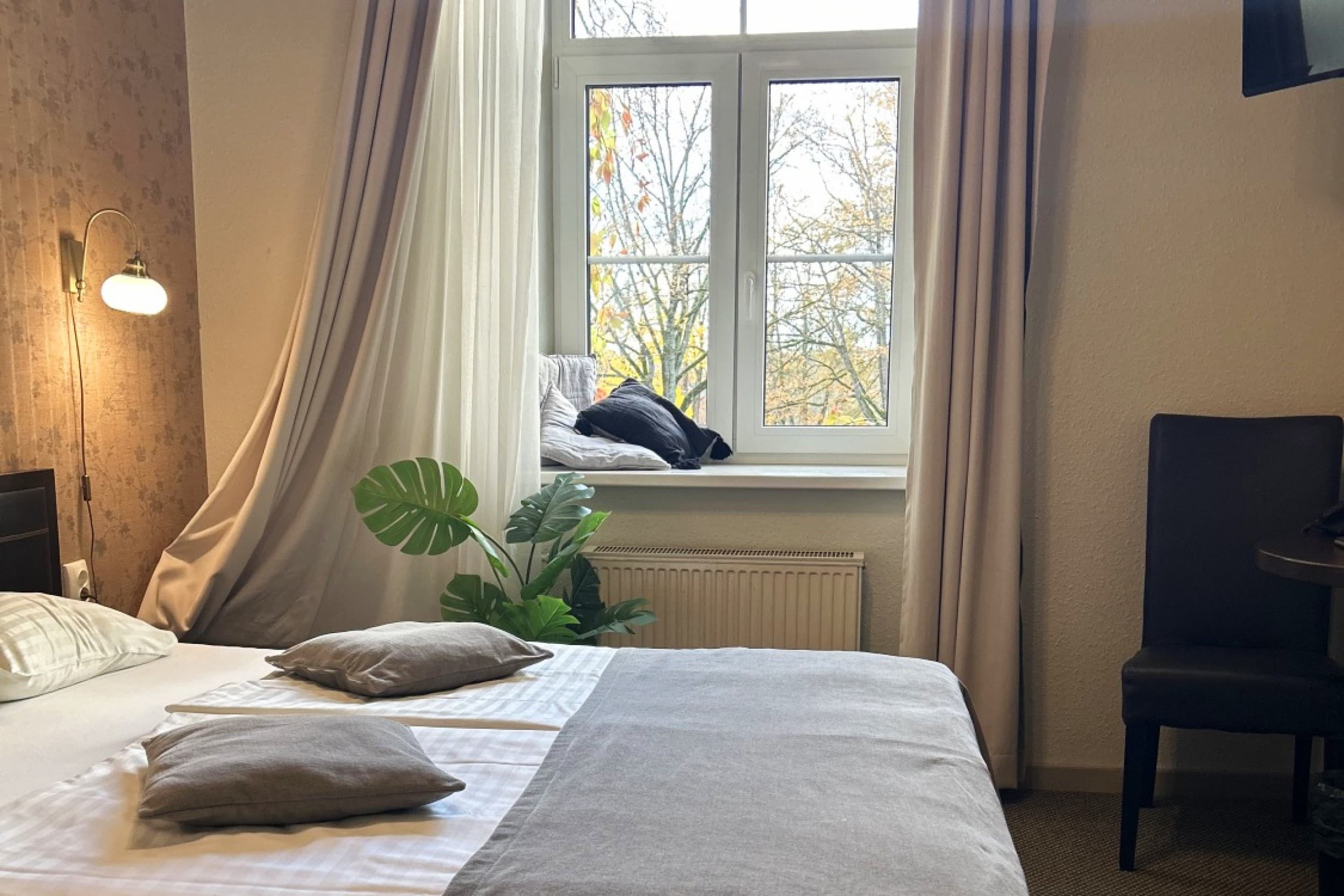Романтический отдых с вином и сладостями – Hotel Sigulda