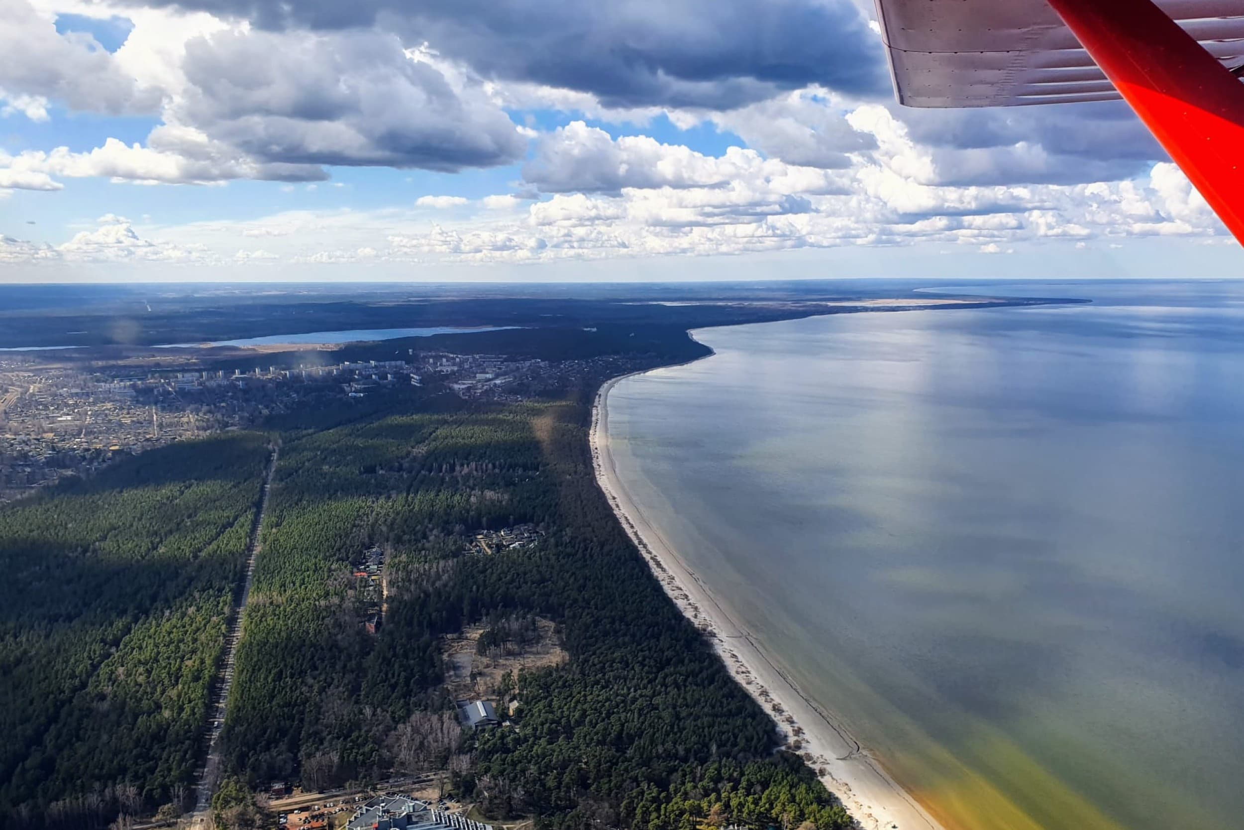 Iejūties pilota lomā – vadi lidmašīnu AEROPRAKT-32 | Davanu Serviss
