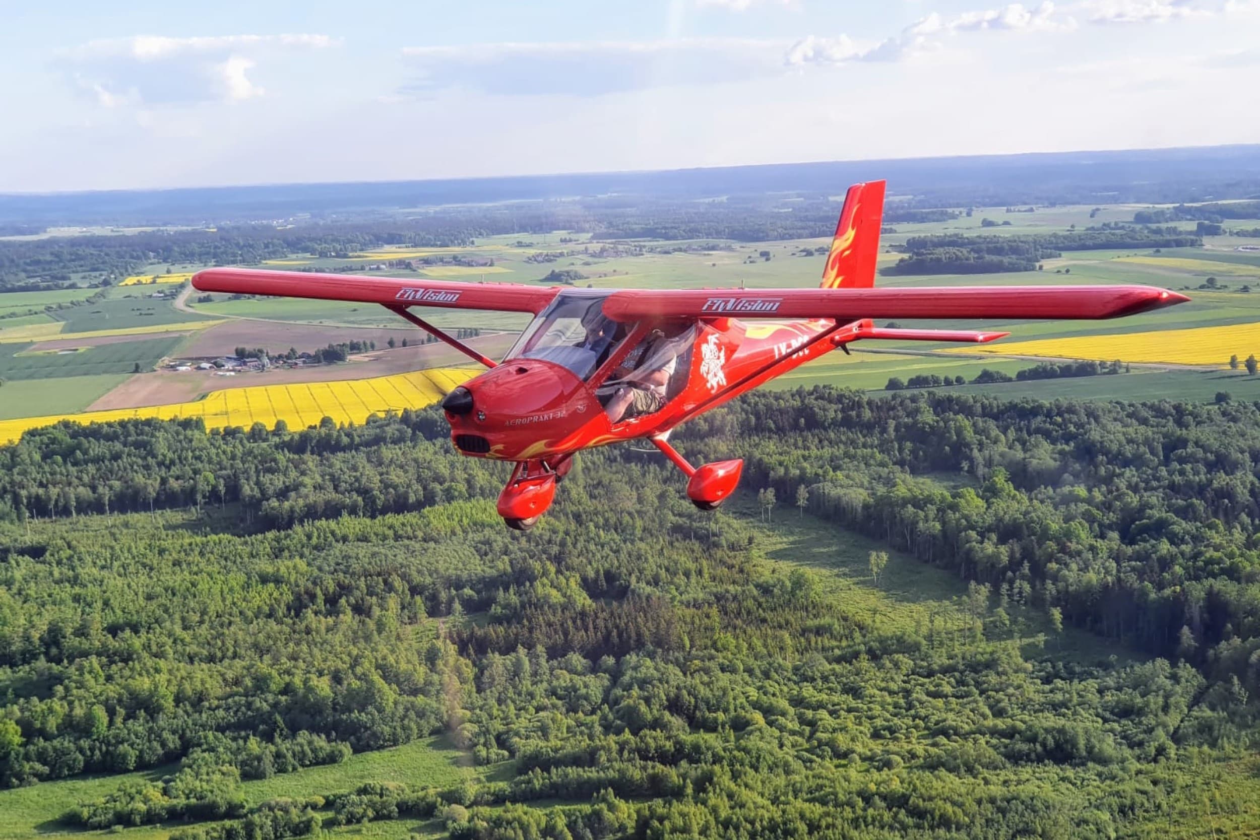 Iejūties pilota lomā – vadi lidmašīnu AEROPRAKT-32 | Davanu Serviss