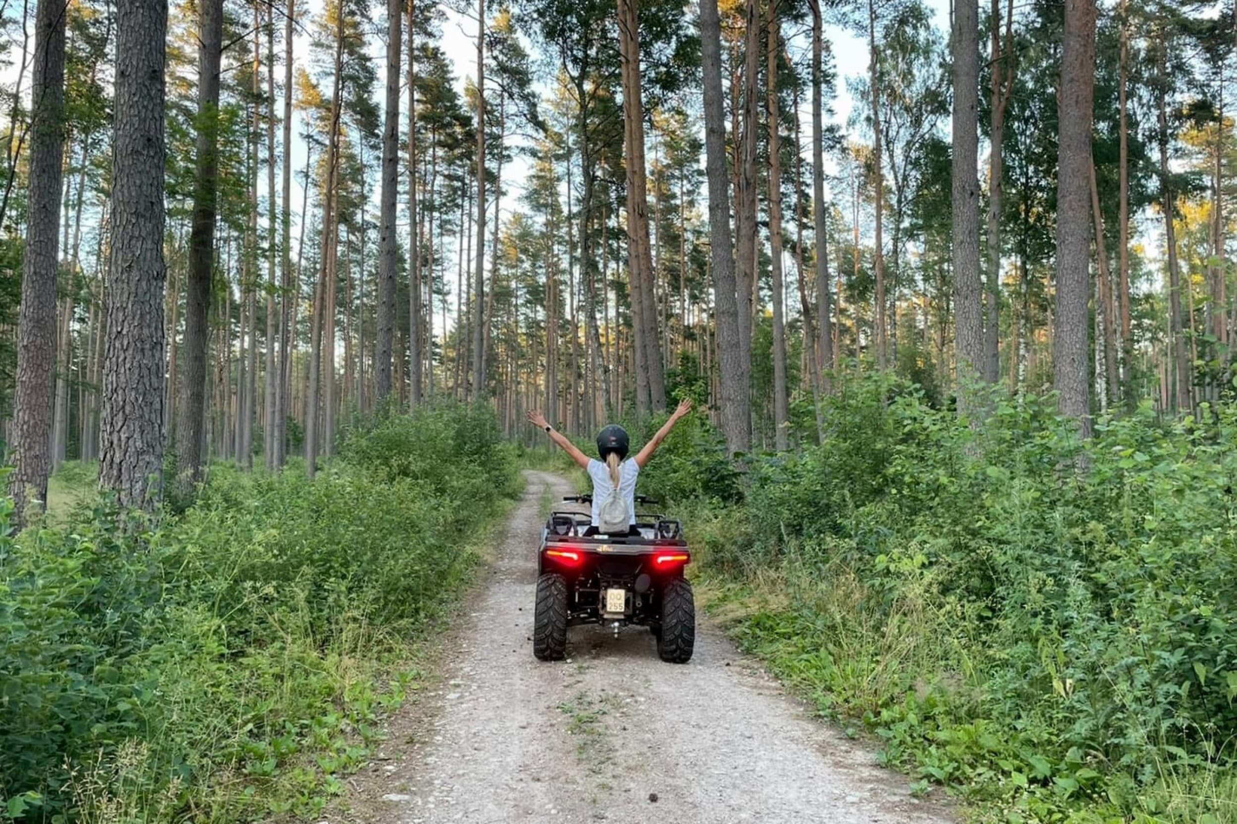 Aktīvā atpūta ar kvadracikliem Rīgā – 3 st., 2-4 personām | Davanu Serviss
