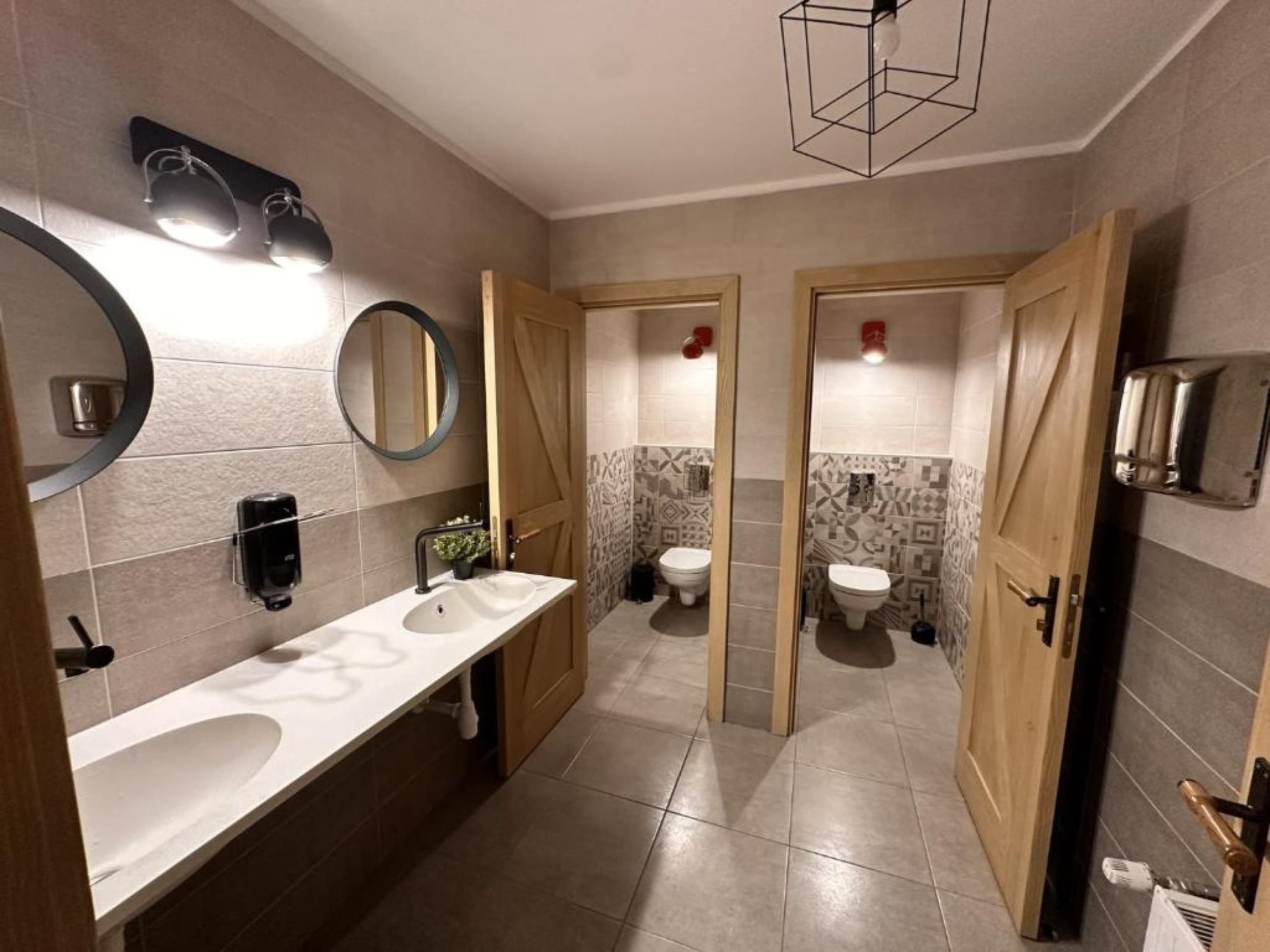 Skyhouse SPA Cinema: 1 nakts ar SPA un kino 2–4 personām | Davanu Serviss