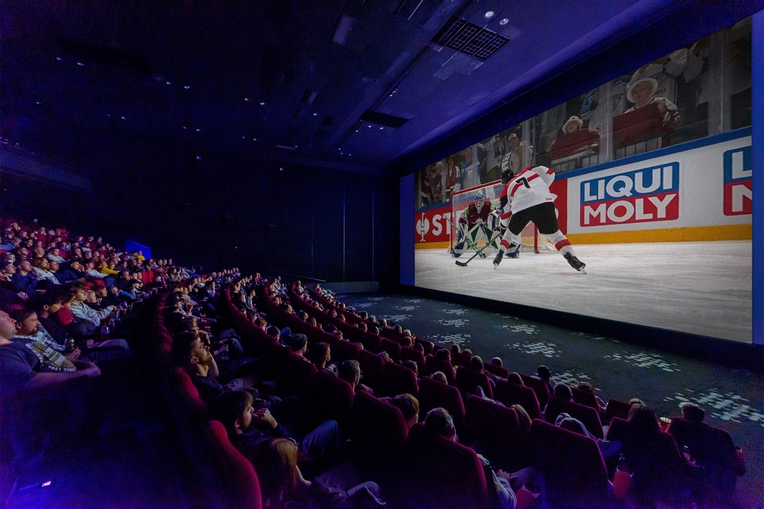 Forum Cinemas – Premium подарочный билет в кино и закуски | Davanu Serviss