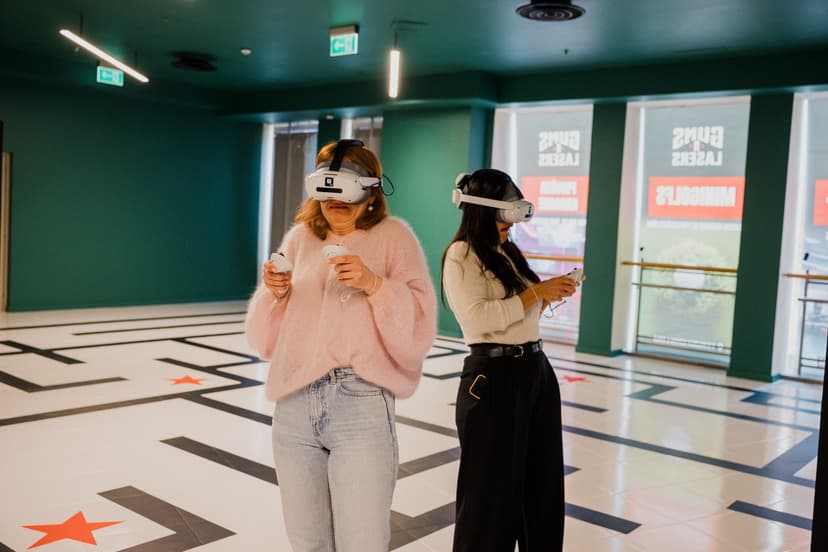 Ballīte Vecrīgā: elektrokartingi, Pixel room un VR – 4 pers.
