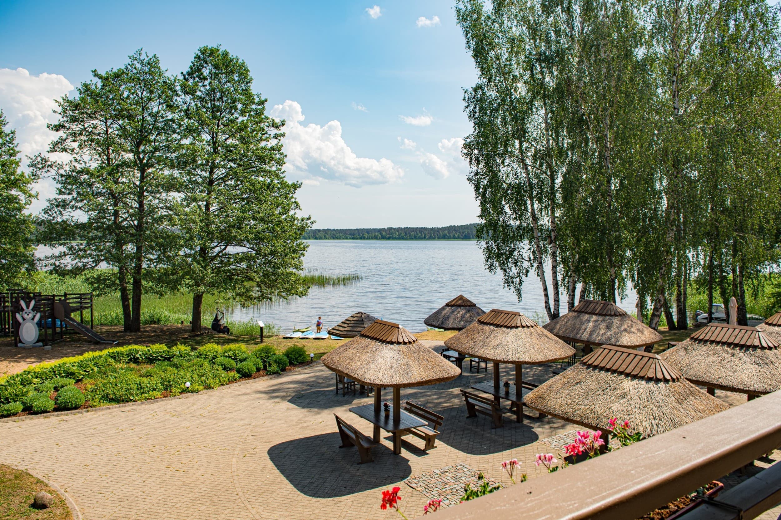 Porto Resort: All Inclusive отдых у озера для двоих, Лиласте | Davanu Serviss