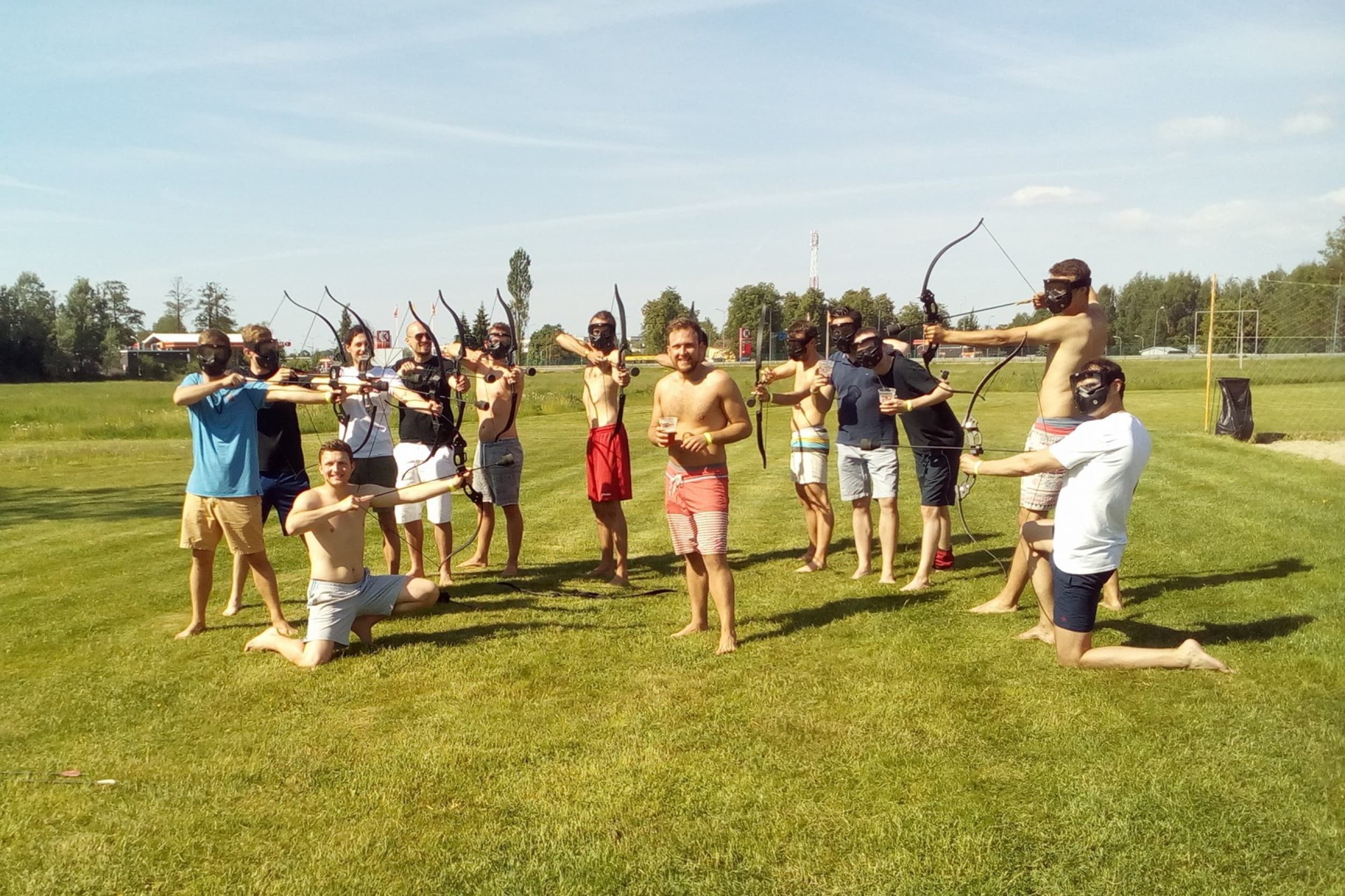 Strēlnieku kauja – loku šaušanas spēle 6 personām Rīgā