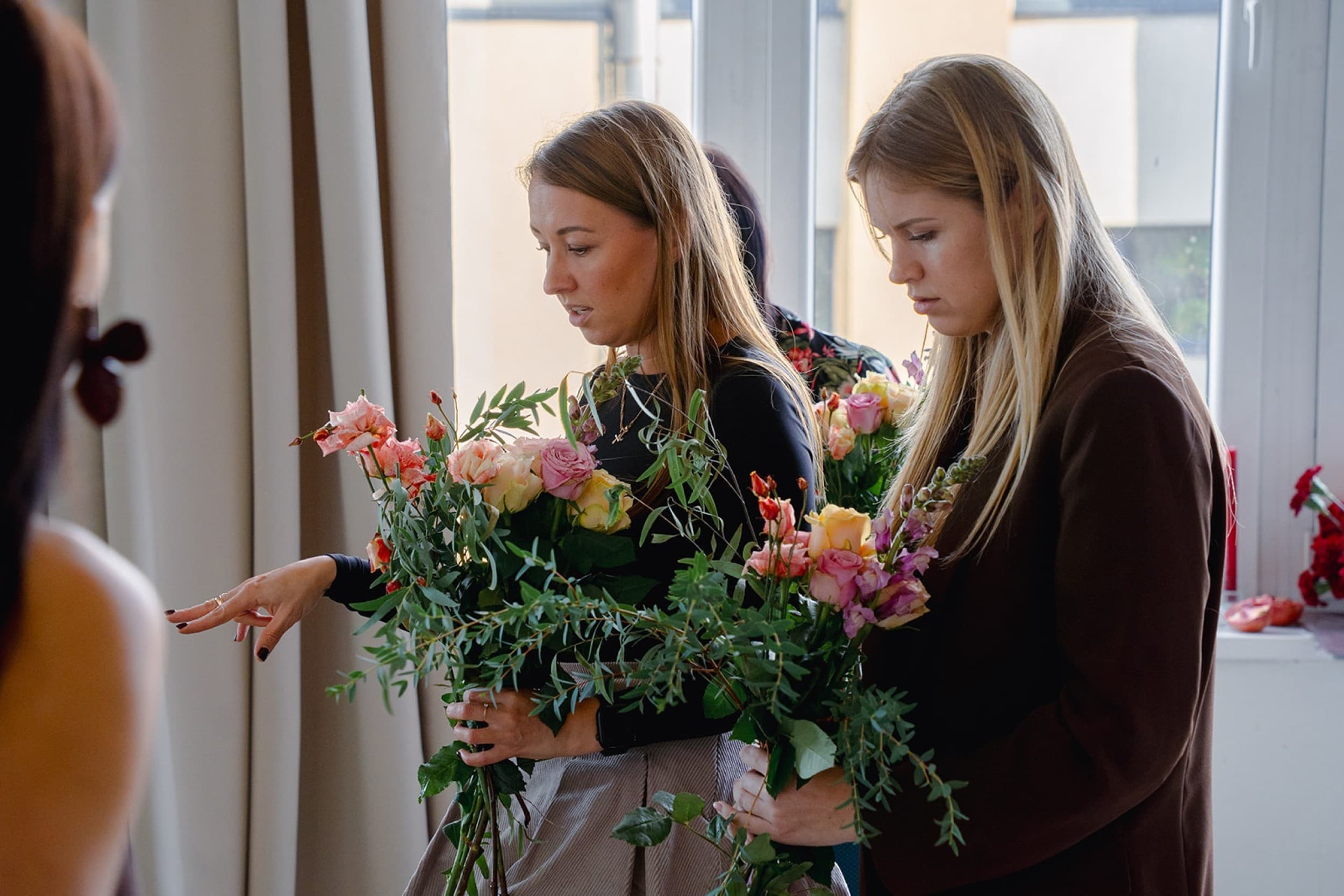Flowers x bubbles – ziedu meistarklase Lemont studio Rīgā