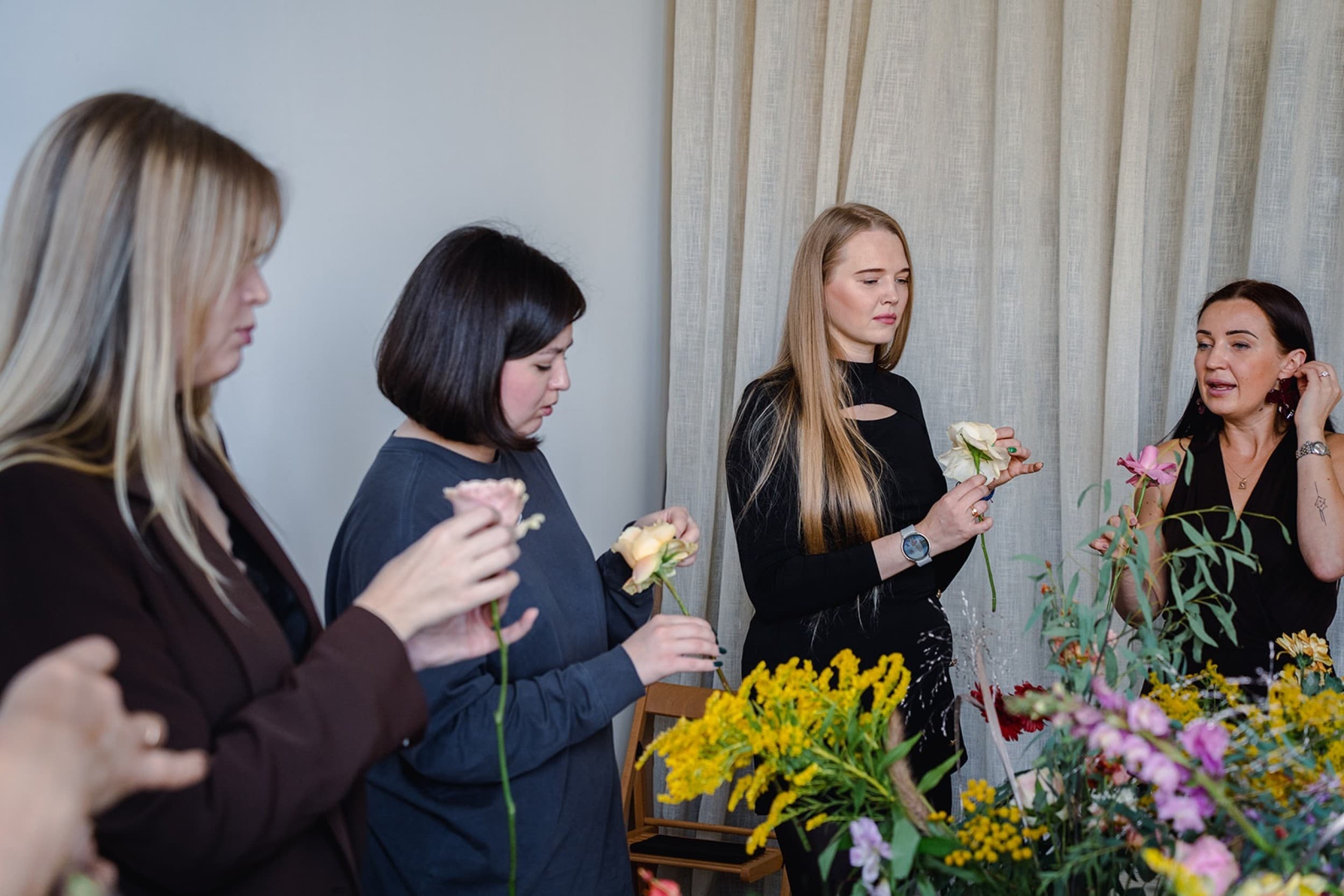 Flowers x bubbles – ziedu meistarklase Lemont studio Rīgā