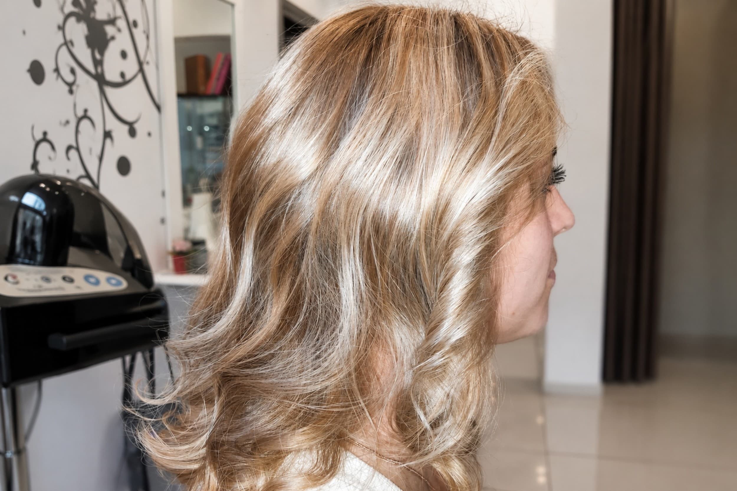 Matu krāsošana Balayage tehnikā – matu garums līdz pleciem | Davanu Serviss