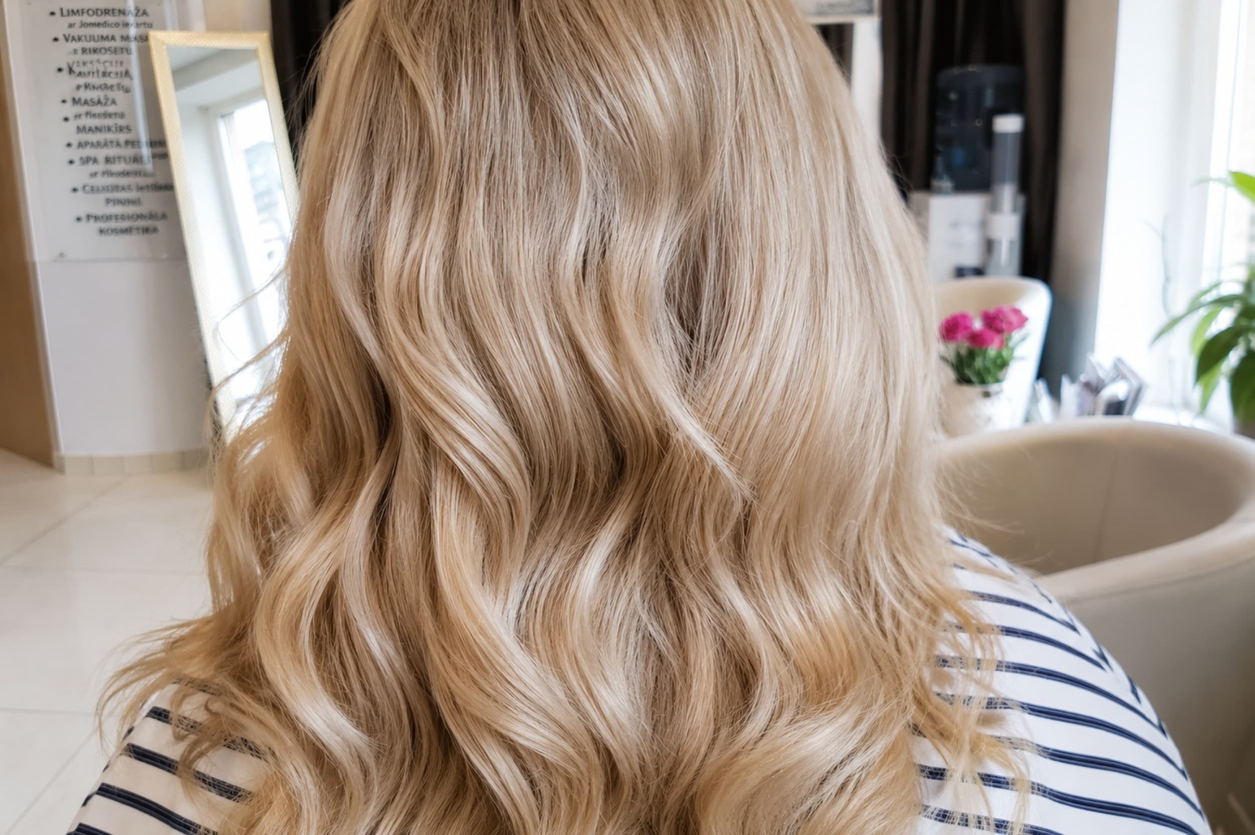 Matu krāsošana Balayage tehnikā – matu garums līdz lāpstiņām | Davanu Serviss