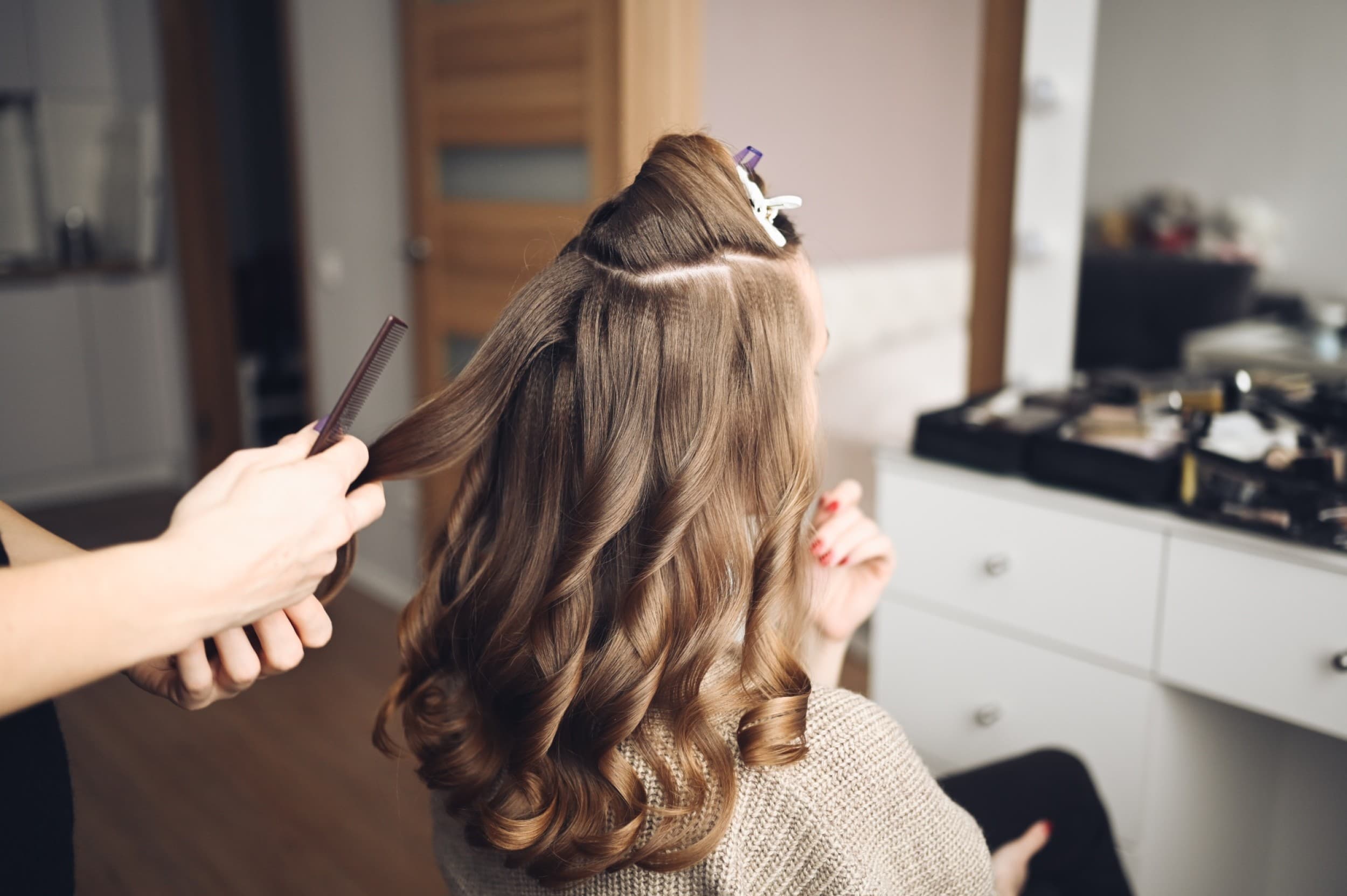 Eleganta matu ieveidošana salonā BIZE Rīgā | Davanu Serviss