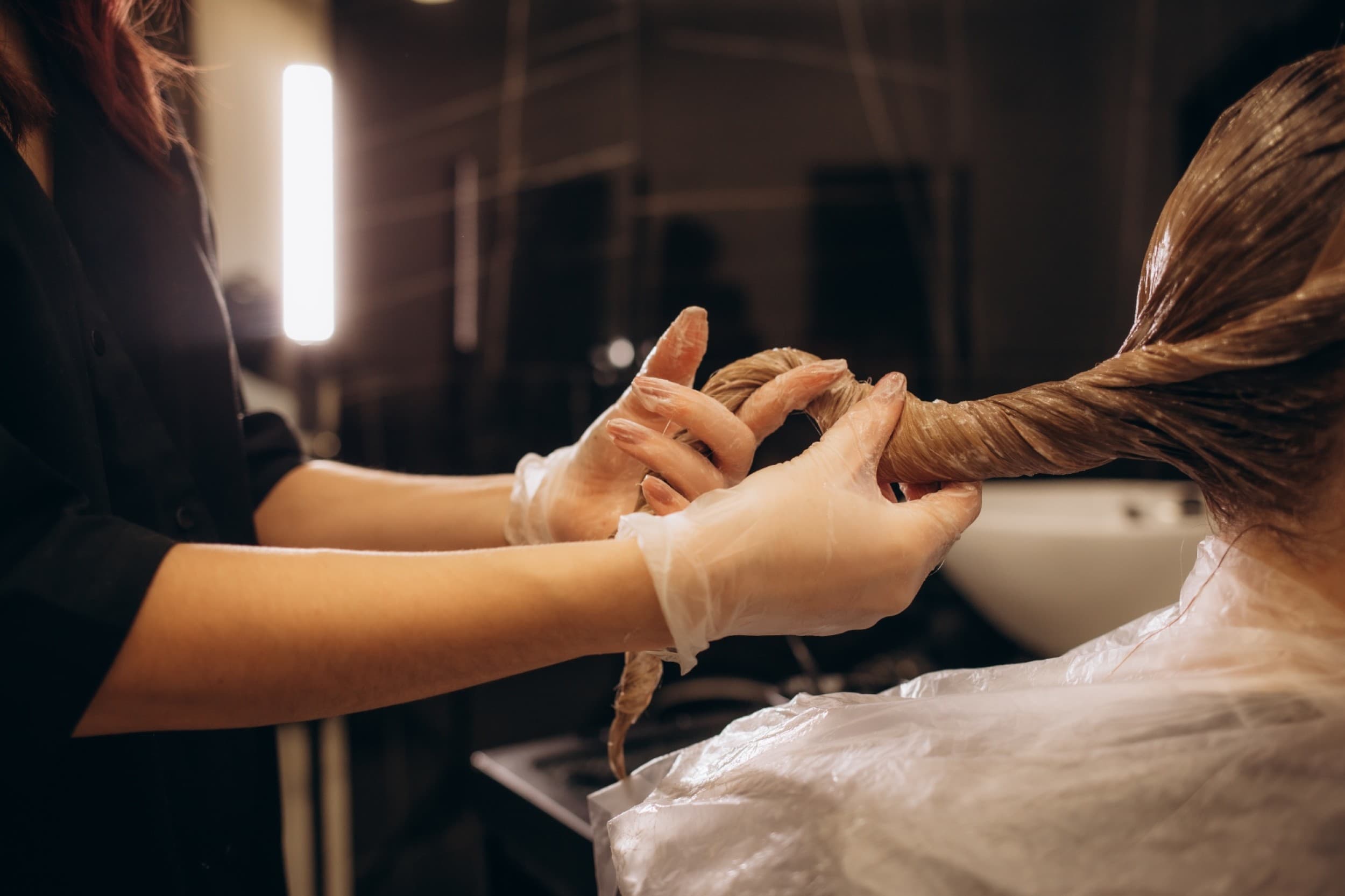 Eleganta matu ieveidošana salonā BIZE Rīgā | Davanu Serviss