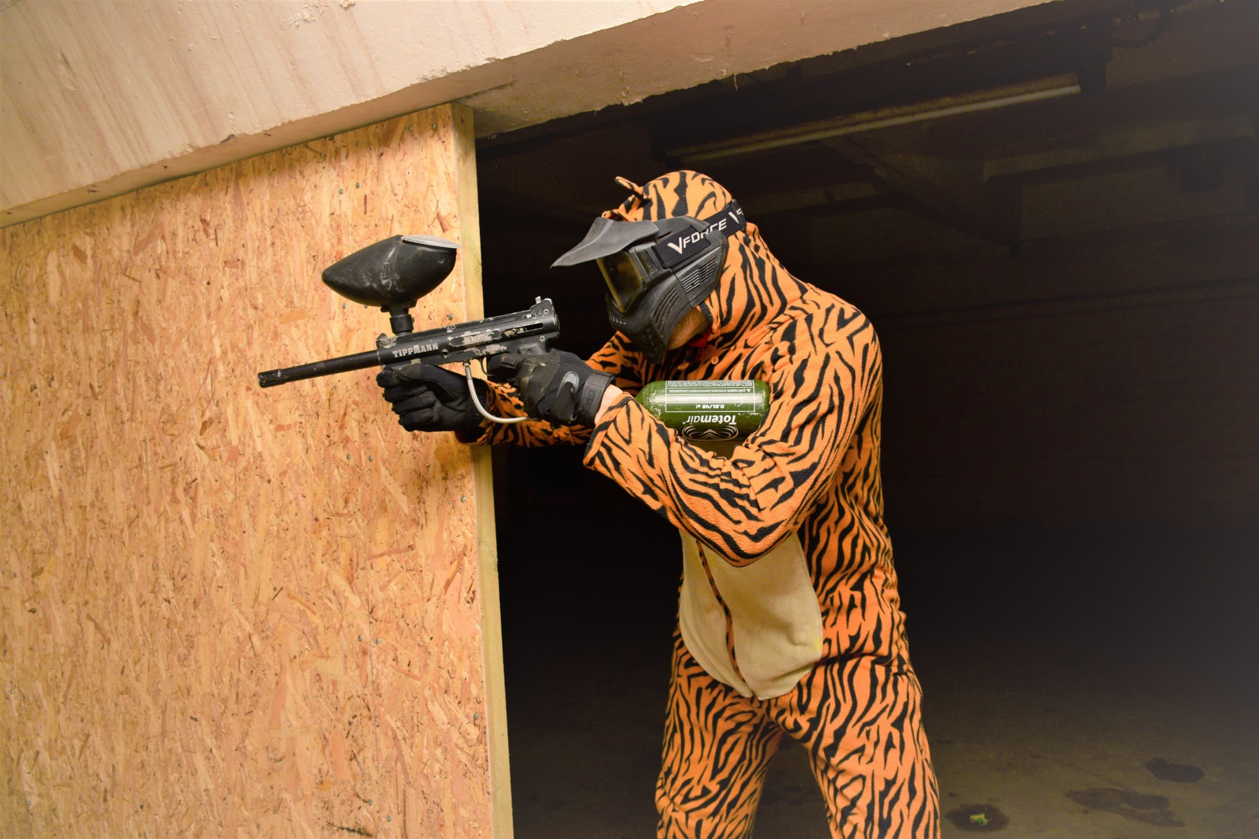 Peintbols ārā 4 personām, GUNSnLASERS Mežaparkā