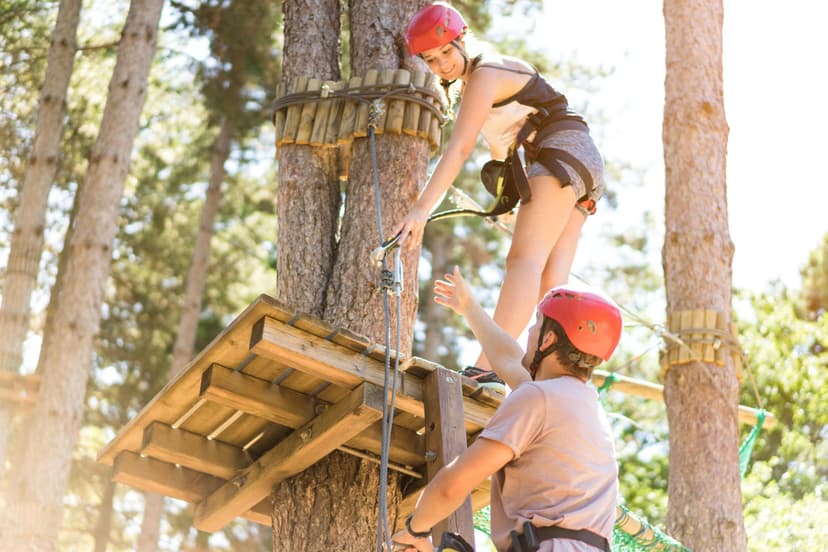 Piedzīvojumu parka "Mežakaķis" apmeklējums (2 pers., 4h)